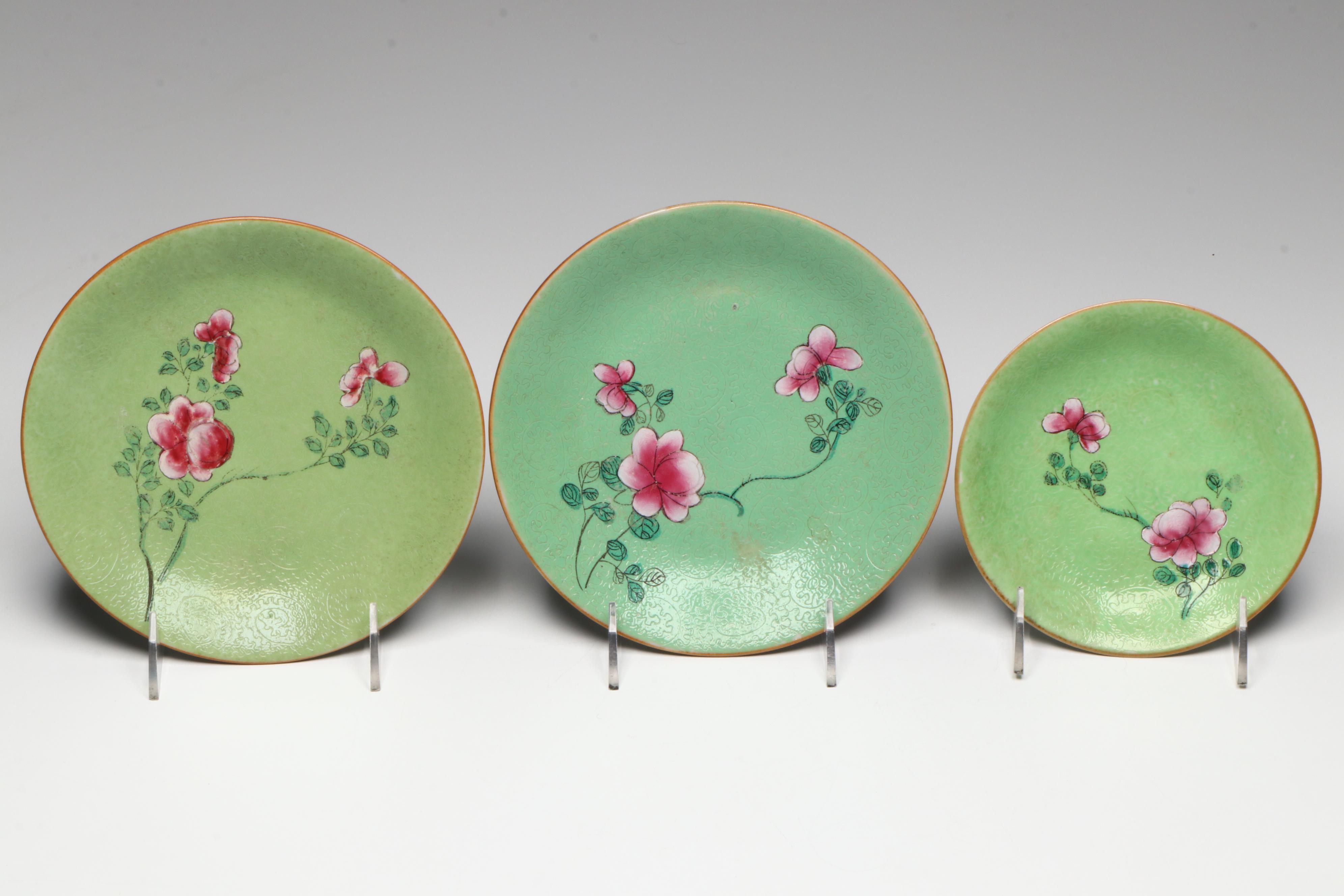 Antique Chinese Qing Dynasty Plates