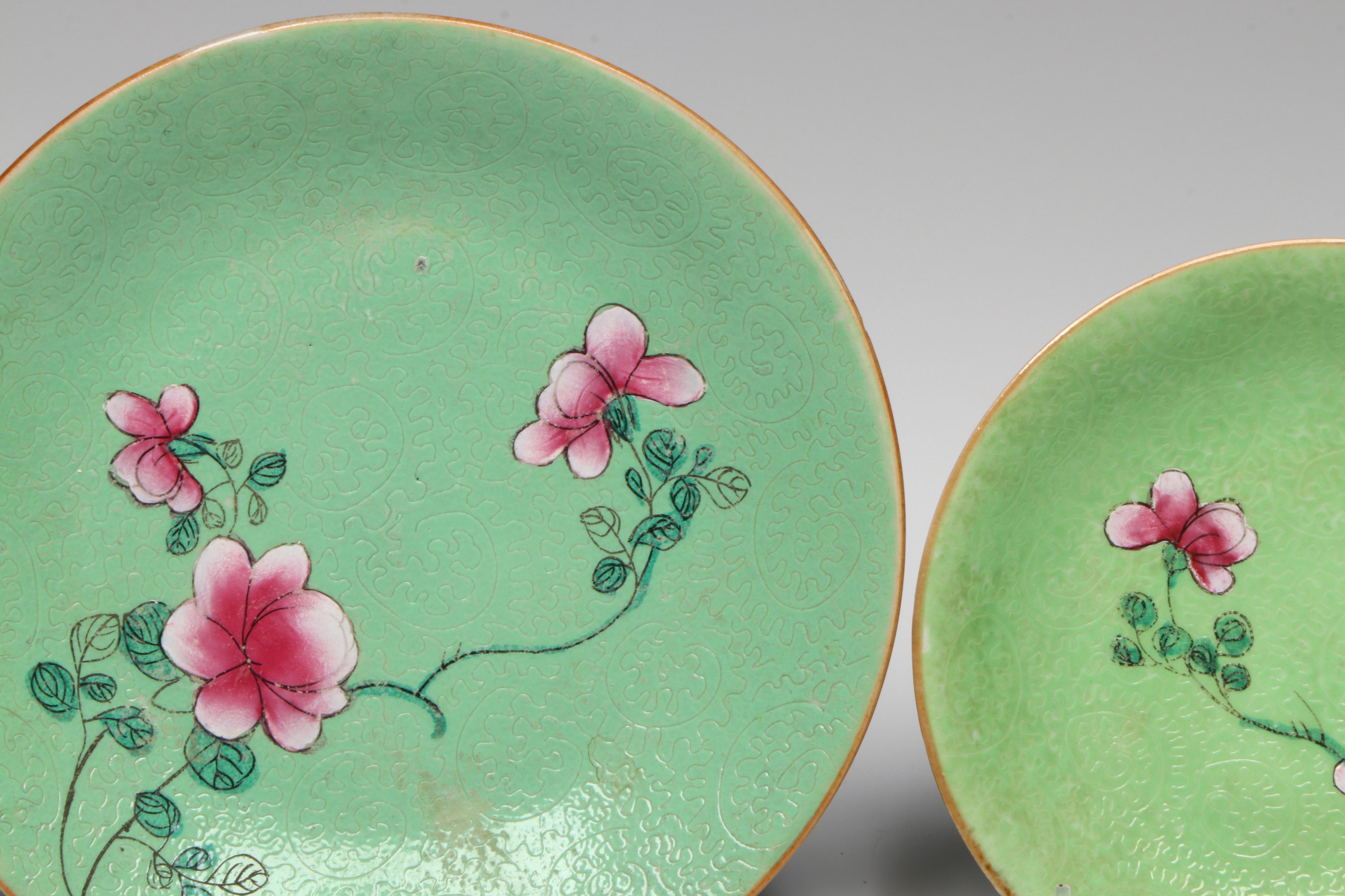 Antique Chinese Qing Dynasty Plates