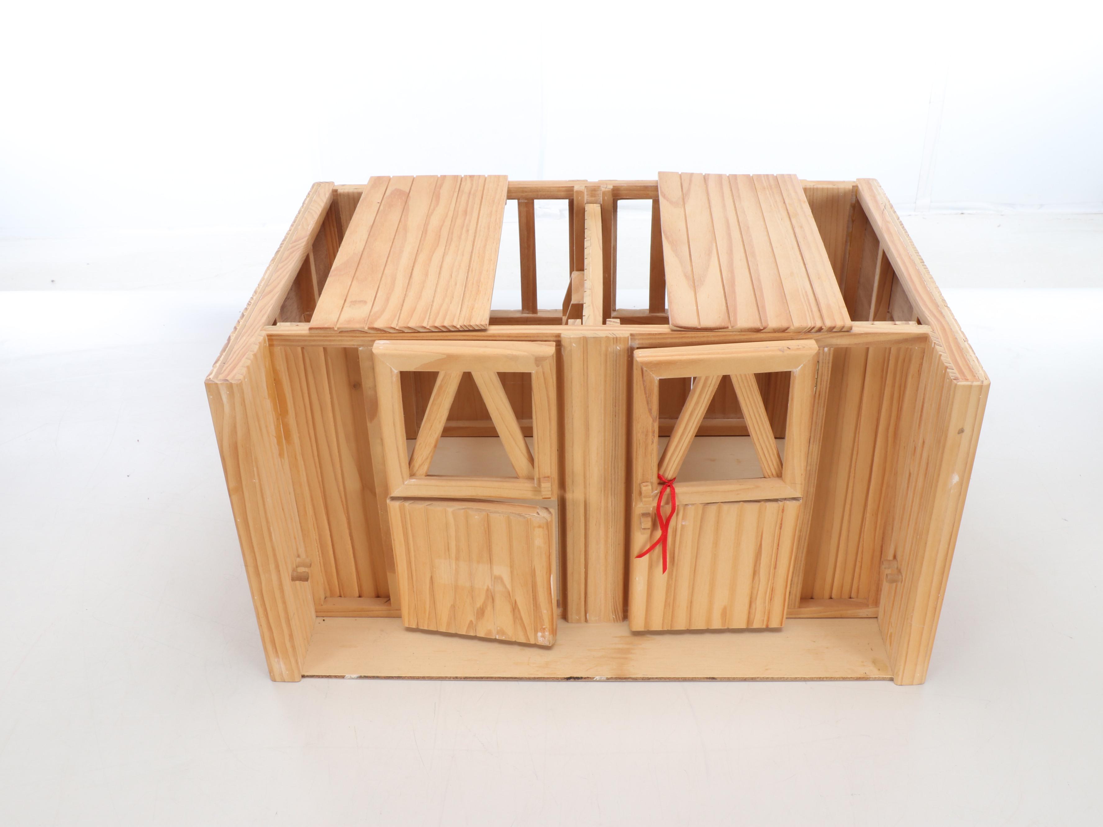 Breyer Horse Trailer, Round Up Truck, and Wooden Barn