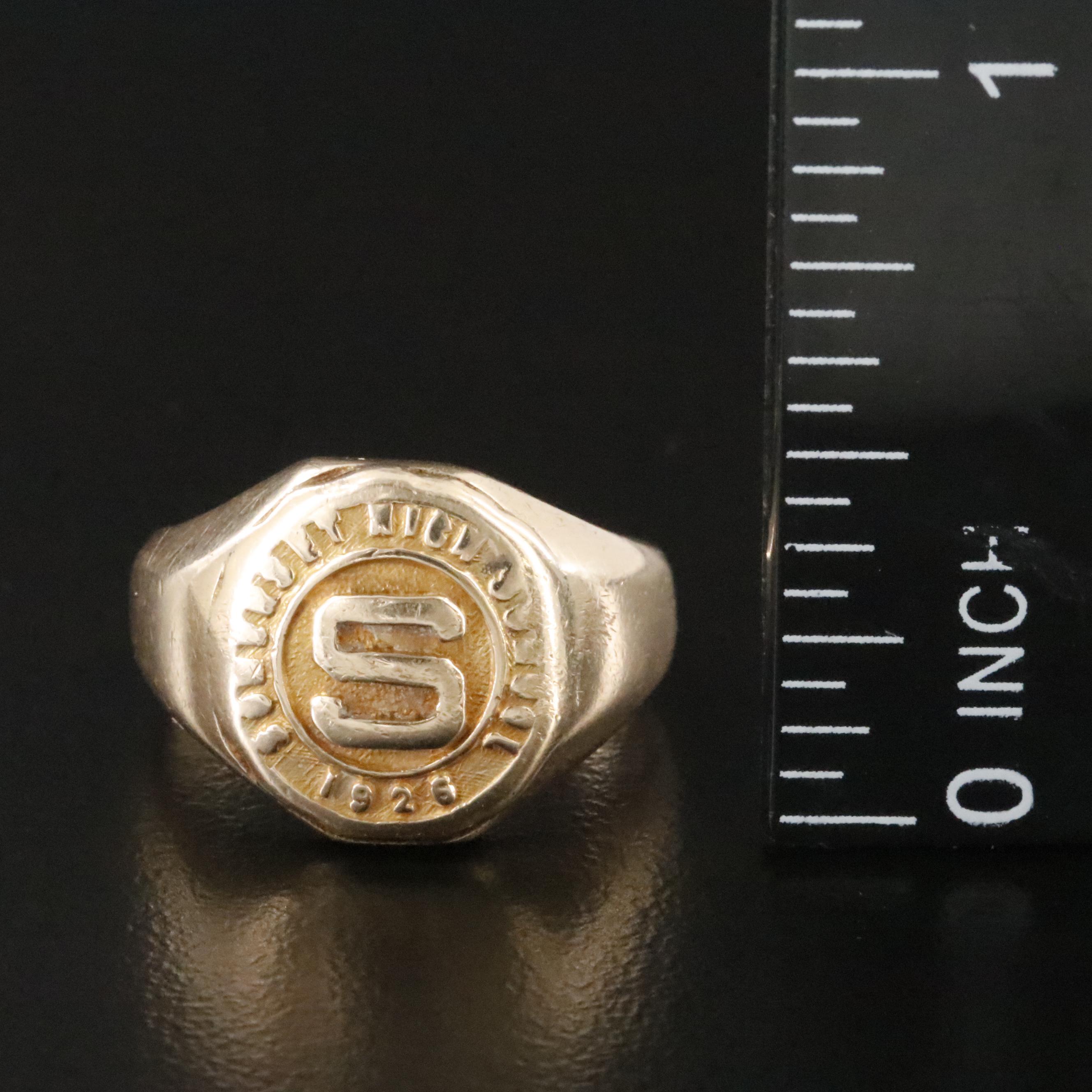 Vintage 10K Class Ring