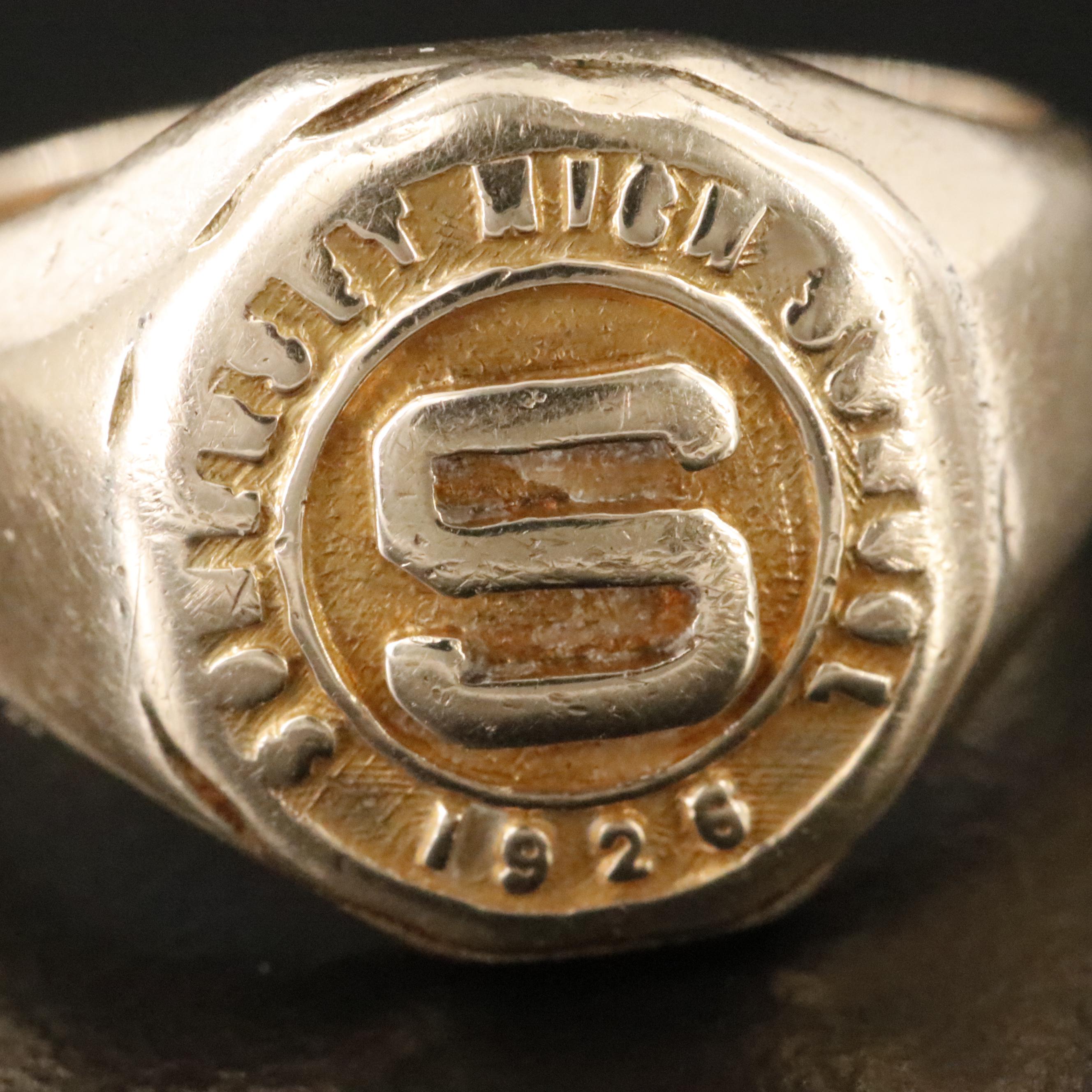 Vintage 10K Class Ring