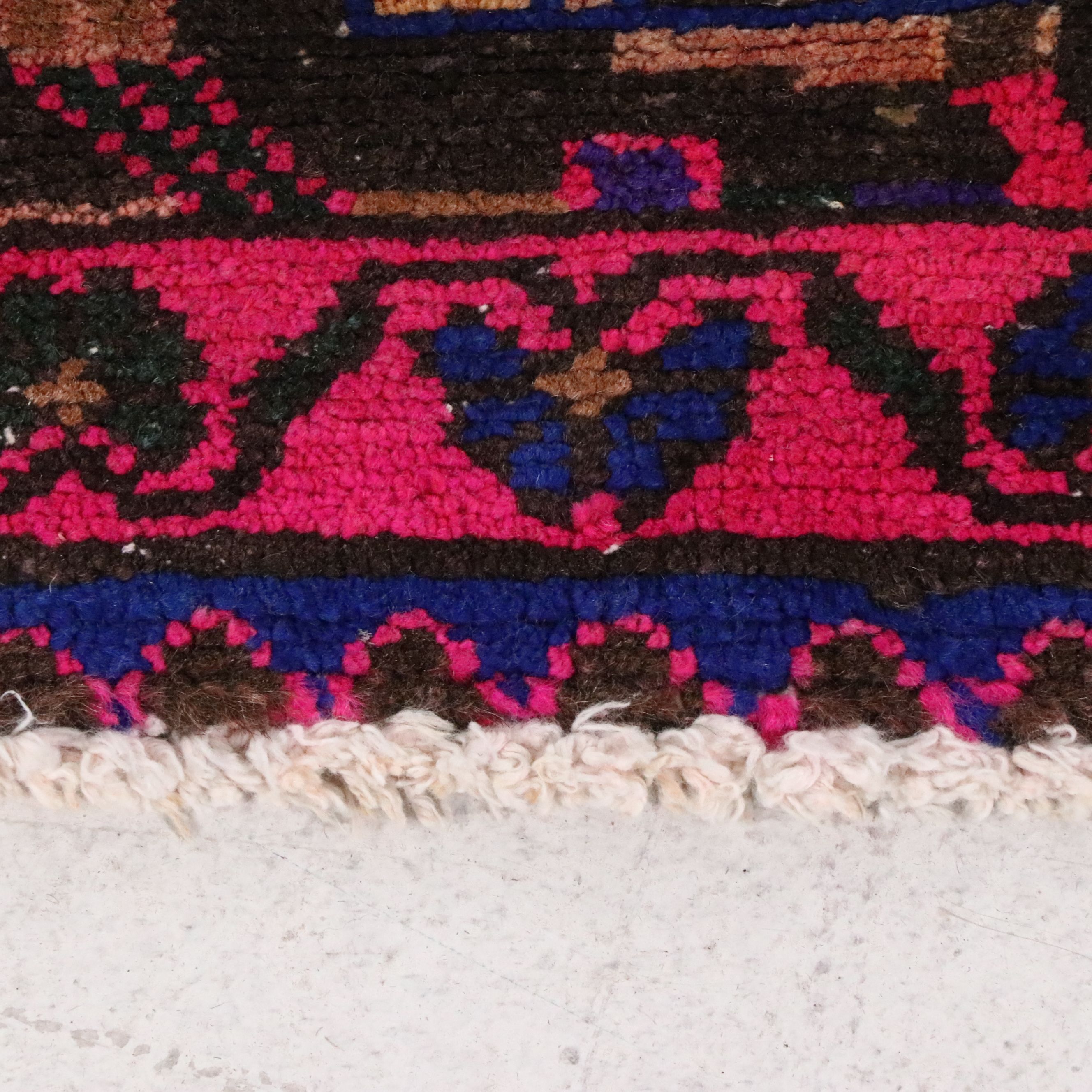 4'6 x 9'2 Hand-Knotted Persian Zanjan Area Rug