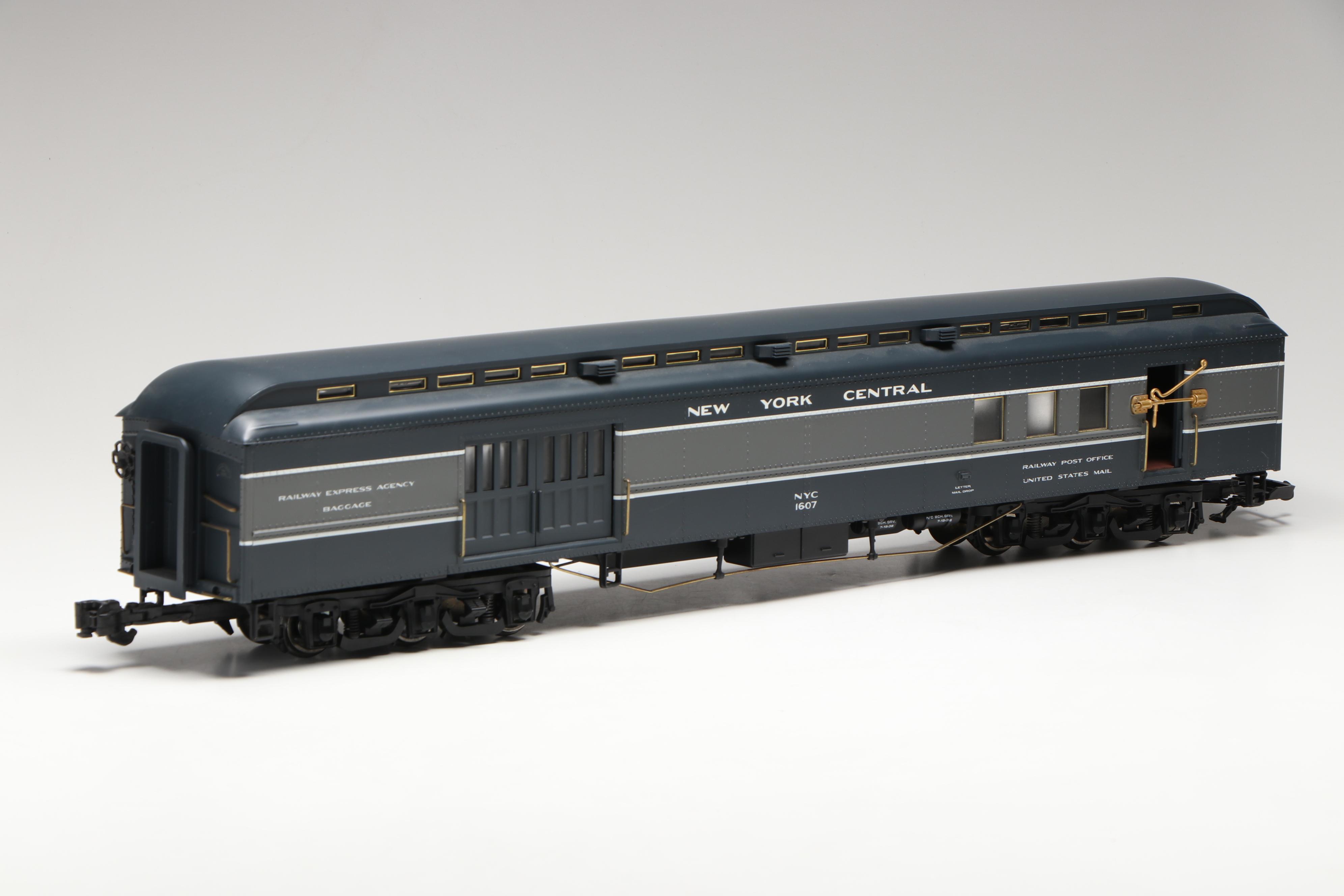 Aristo-Craft G Scale ART-31607 Passenger Car with Mail Car