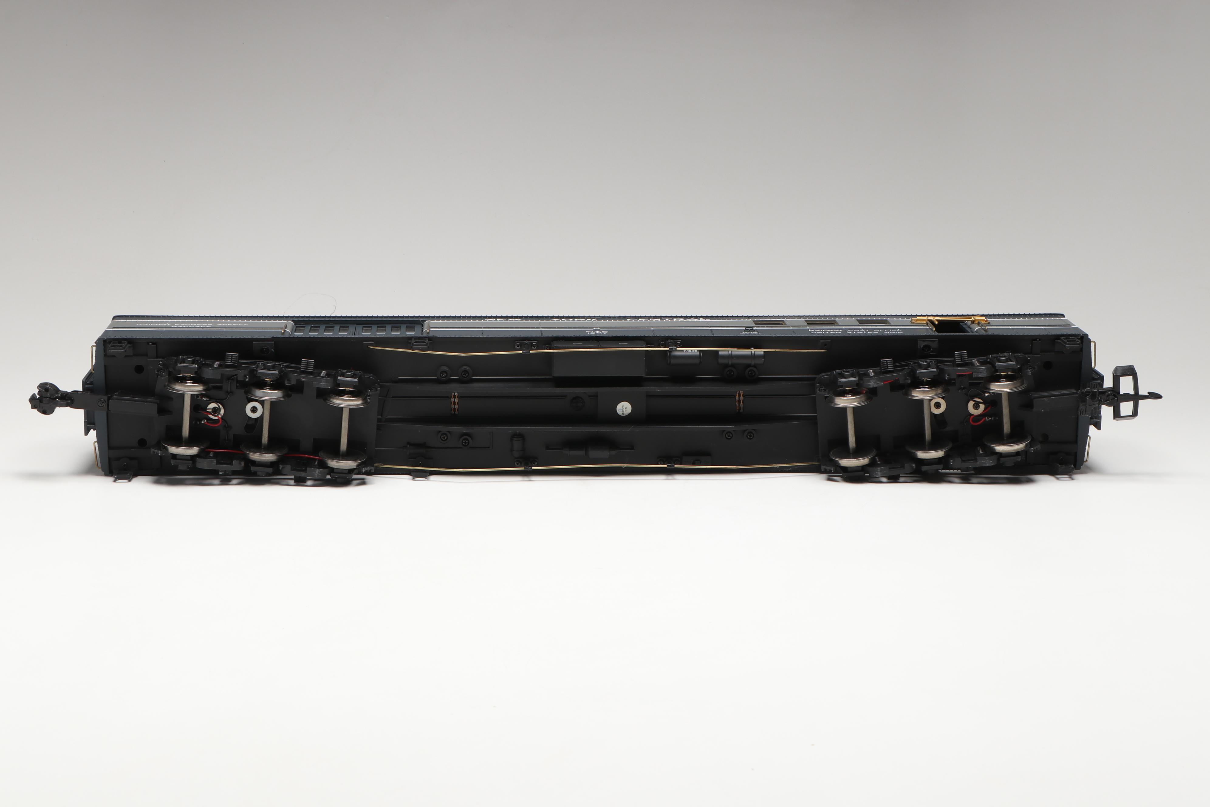 Aristo-Craft G Scale ART-31607 Passenger Car with Mail Car