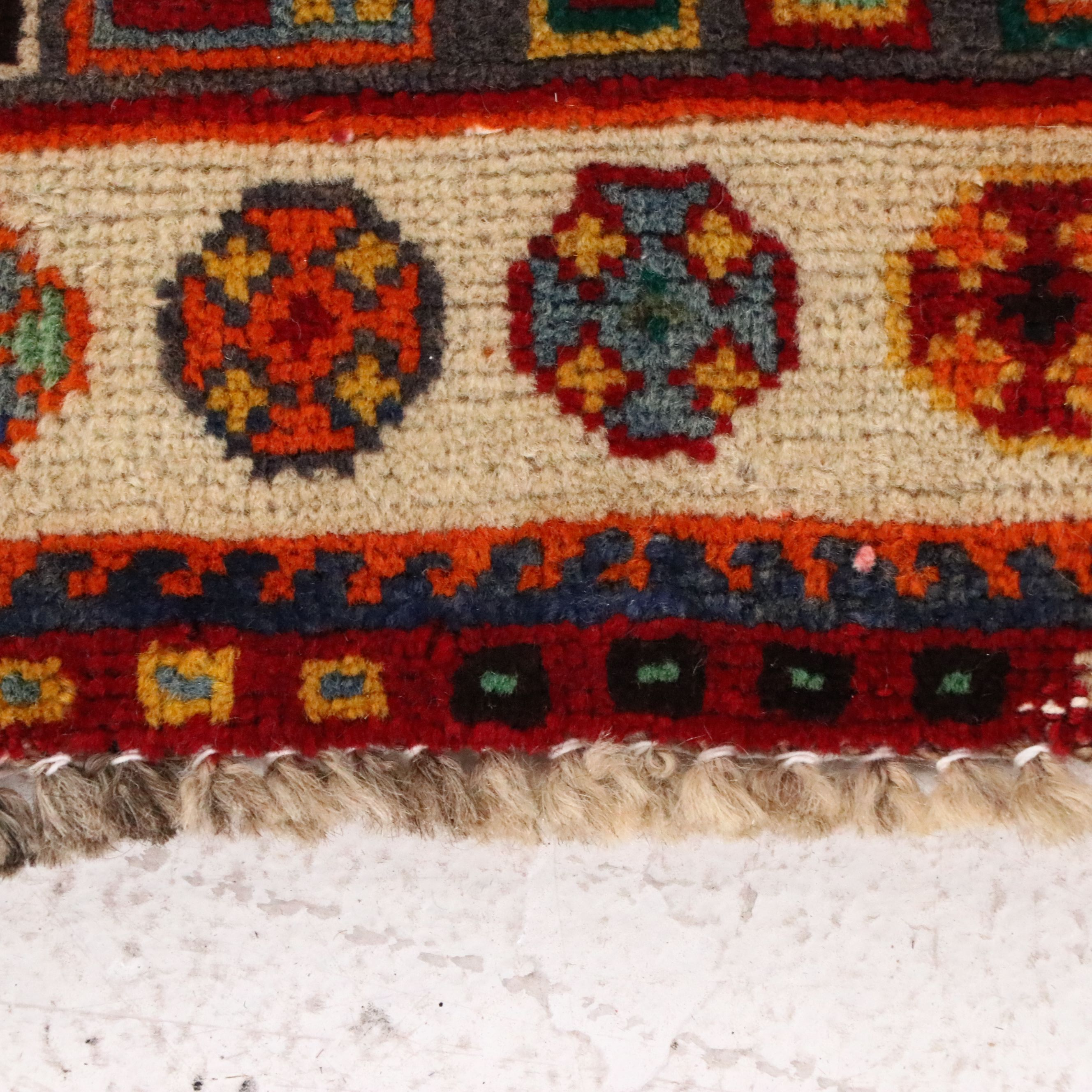 4'2 x 6'8 Hand-Knotted Persian Shiraz Area Rug