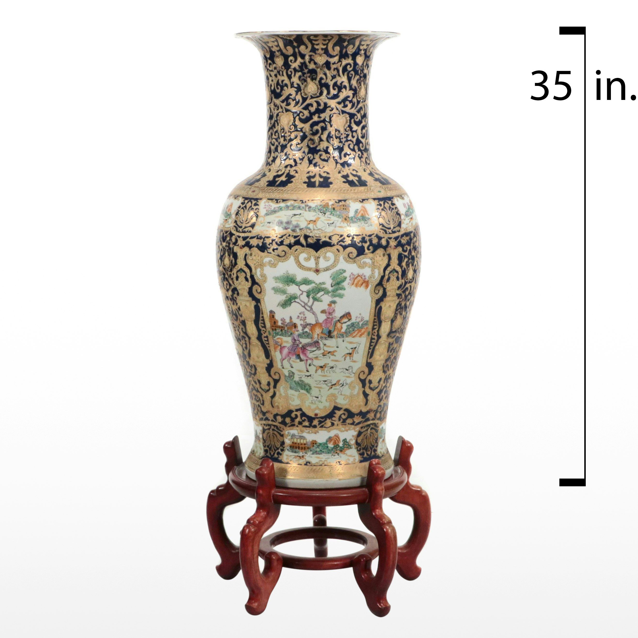 Chinese Qing Dynasty Hand-Painted Hunting Scene Porcelain Floor Vase