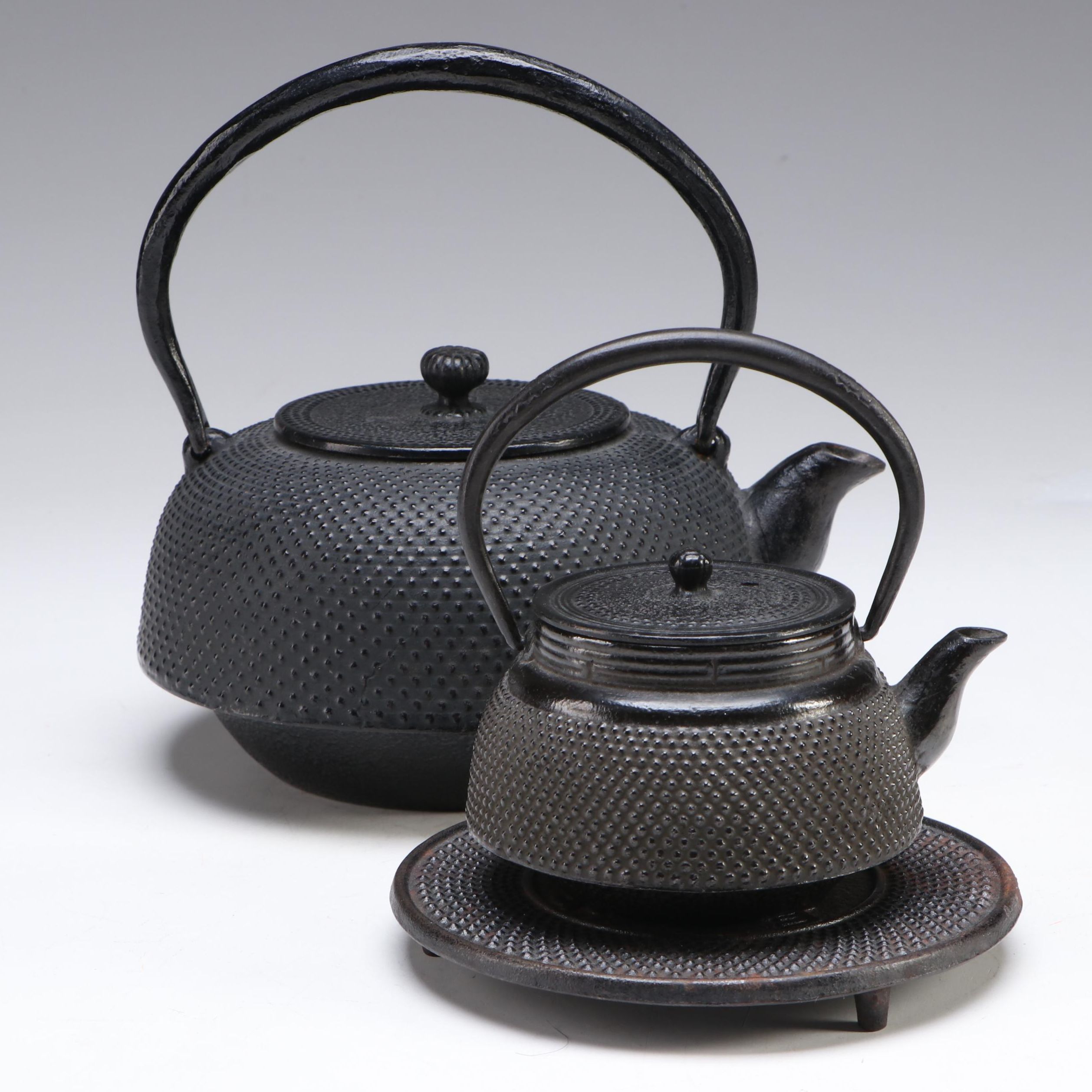Japanese Cast Iron Hobnail Nanbu Tetsubin Tea Kettles