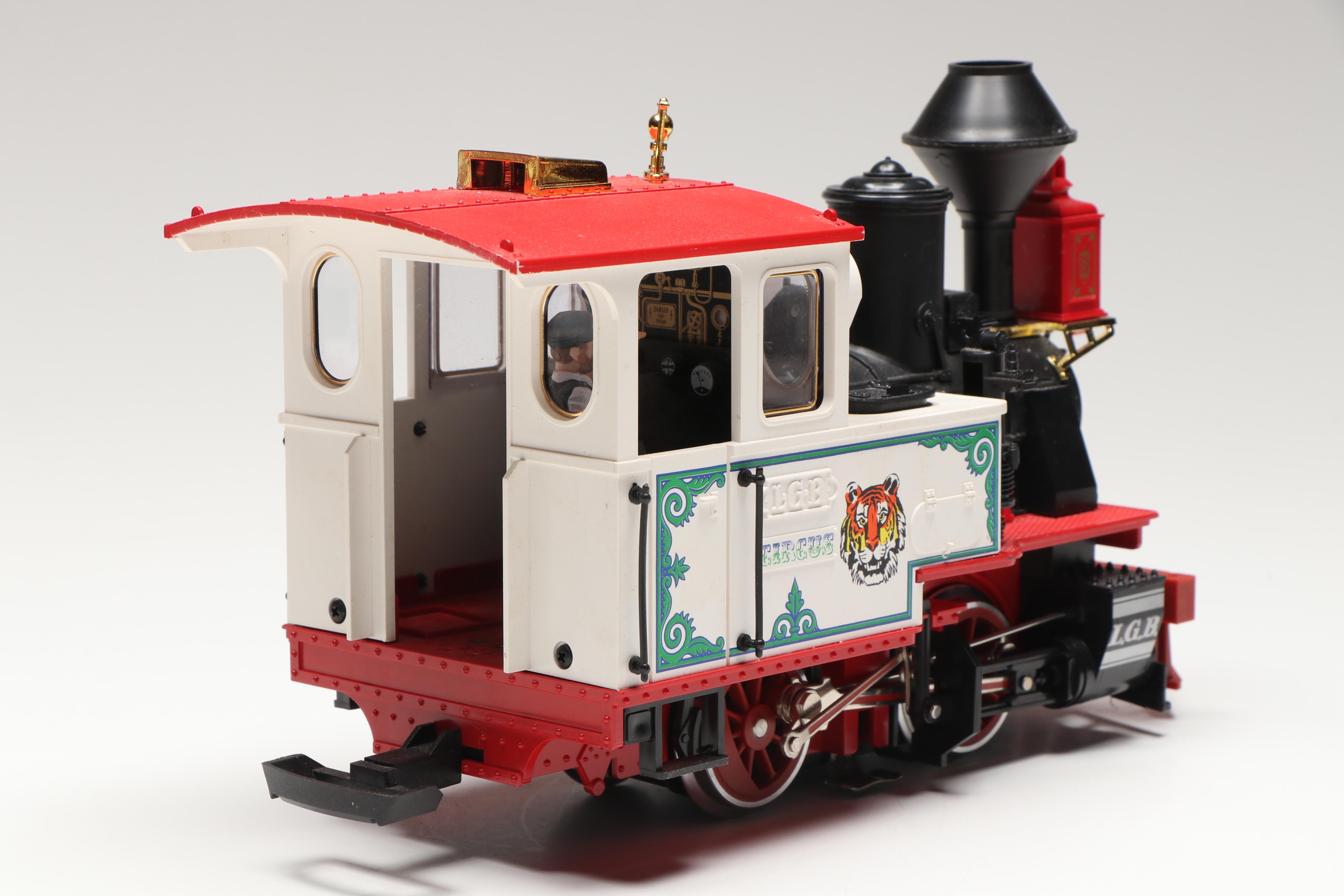 LGB G Scale 4165 Circus Boxcar with Locomotive