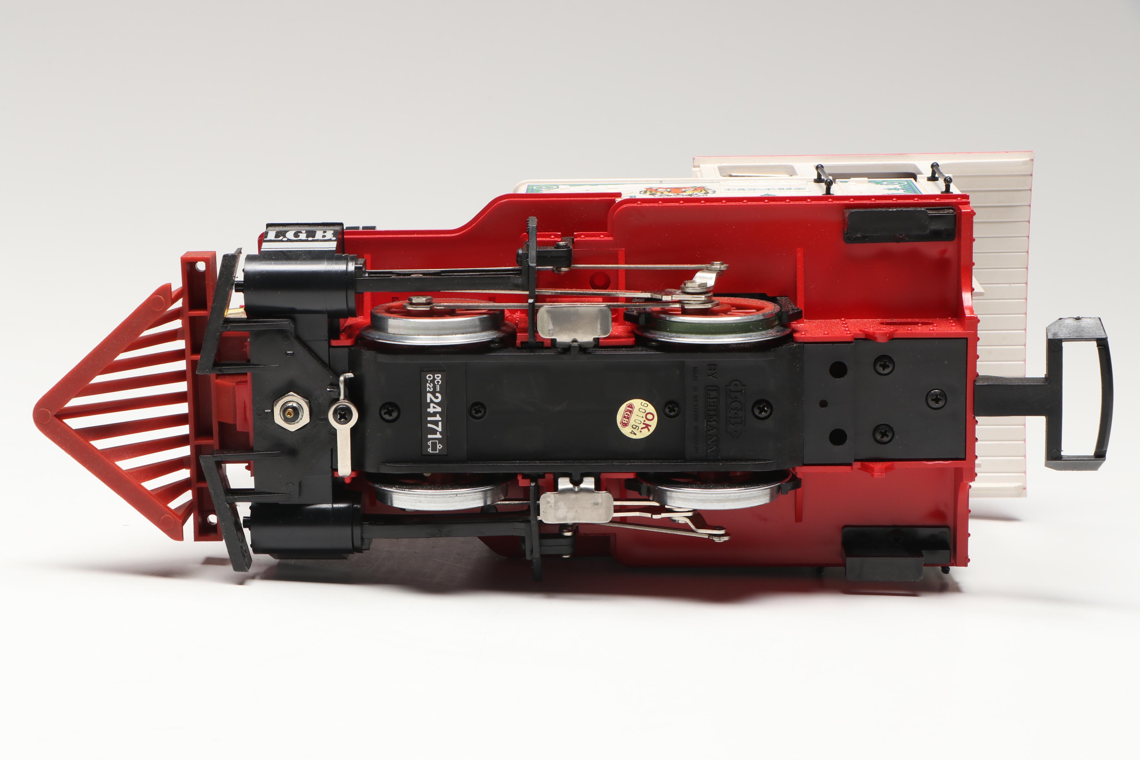 LGB G Scale 4165 Circus Boxcar with Locomotive