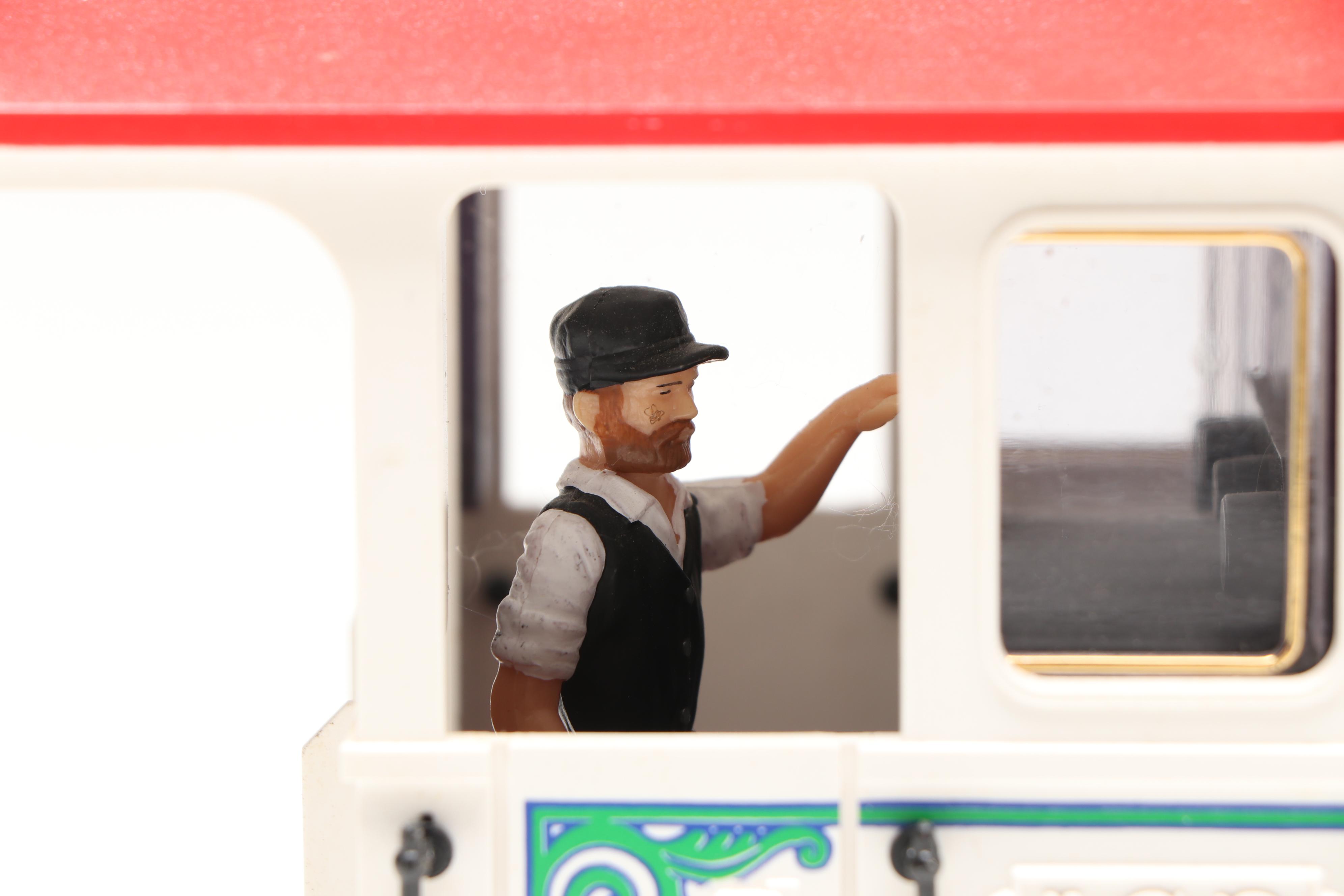 LGB G Scale 4165 Circus Boxcar with Locomotive