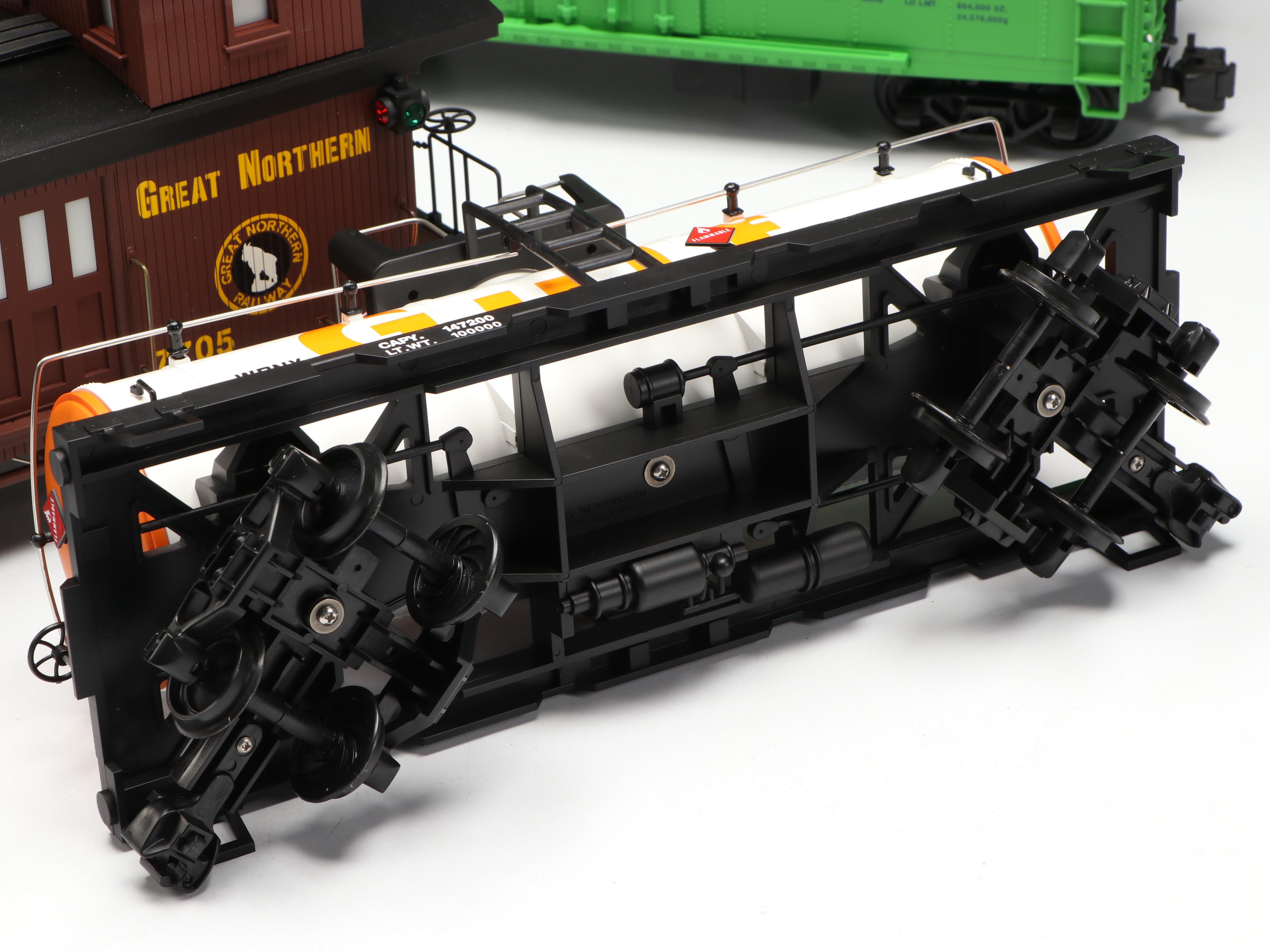 Lionel G Scale Gulf Tank Car, Gerber Reefer and Great Northern Caboose