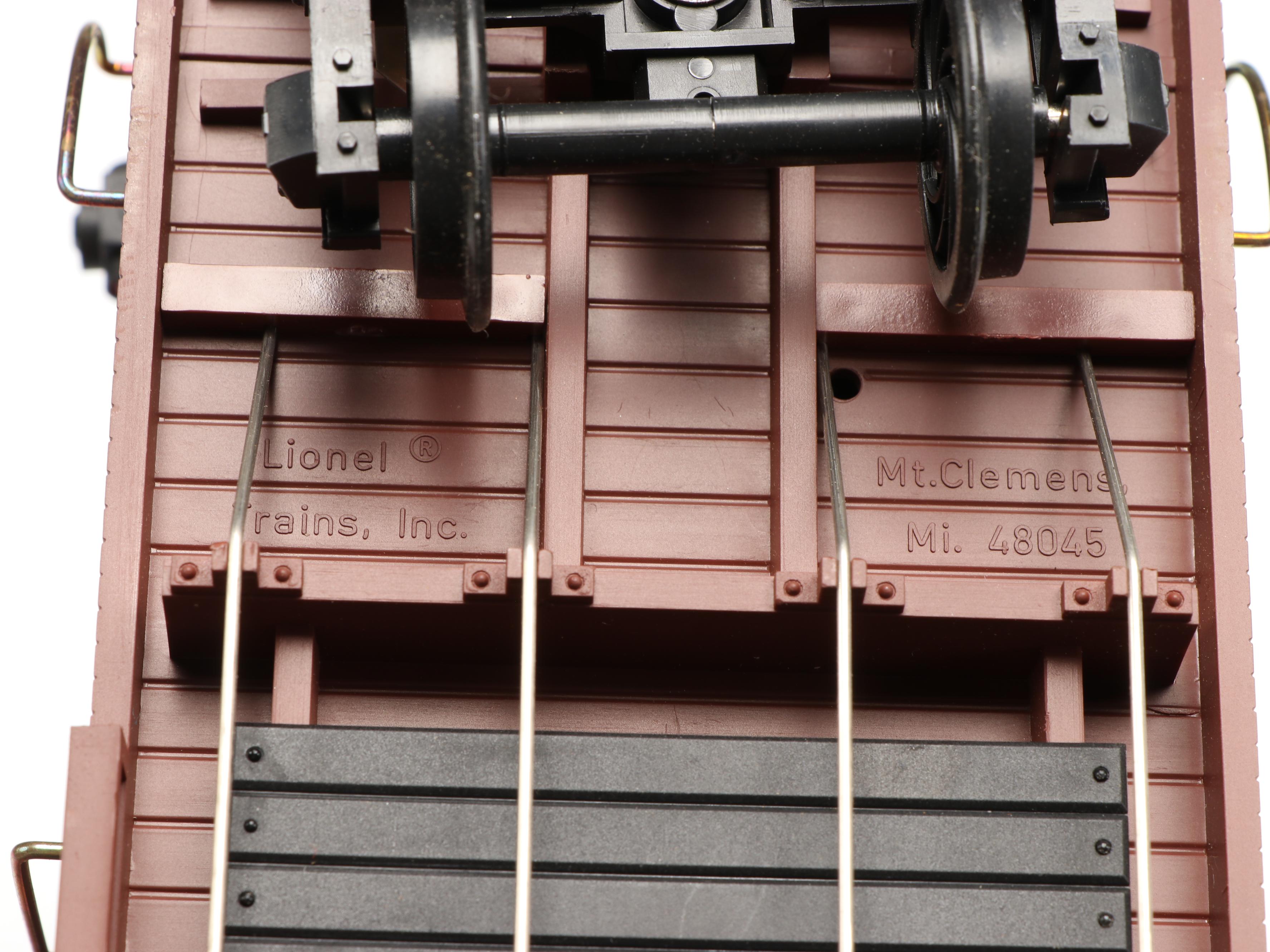 Lionel G Scale Gulf Tank Car, Gerber Reefer and Great Northern Caboose