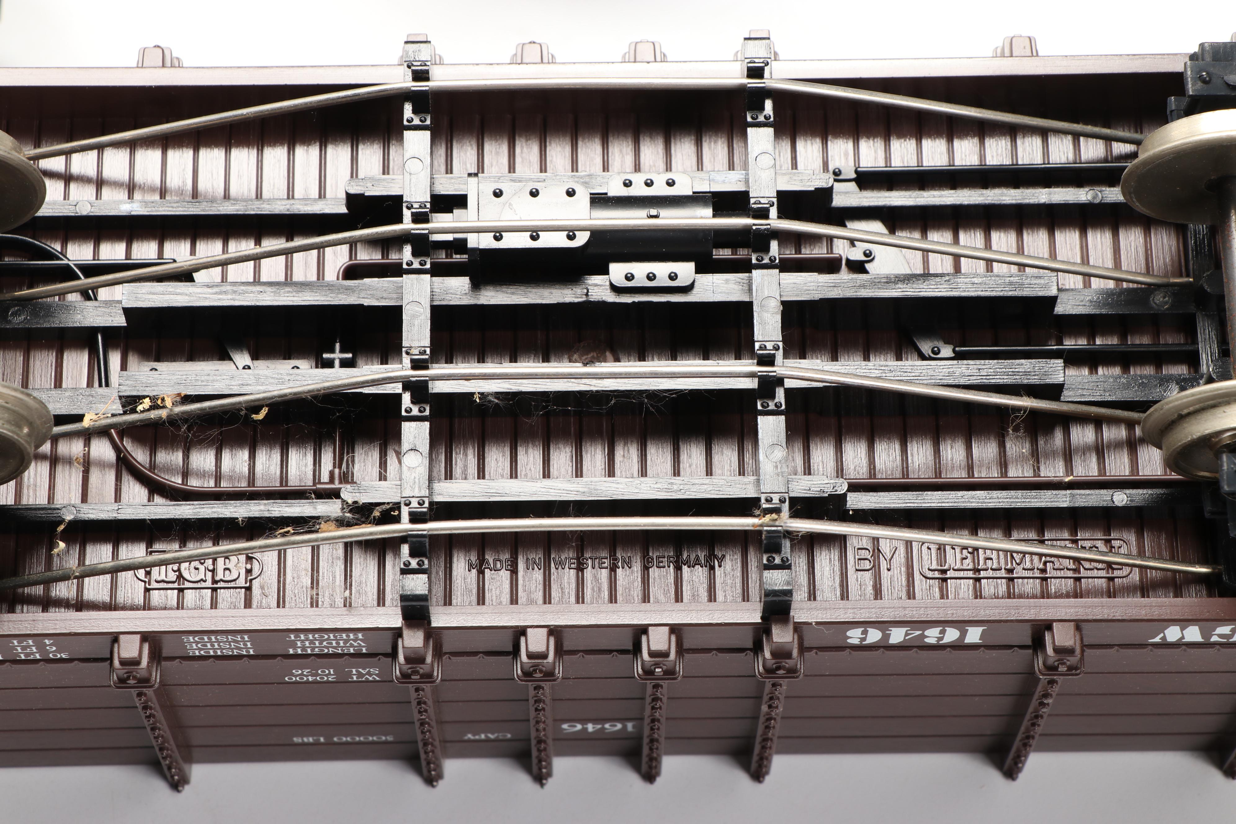 Aristo-Craft G Scale 6215-ART Reefer Car and More Train Cars