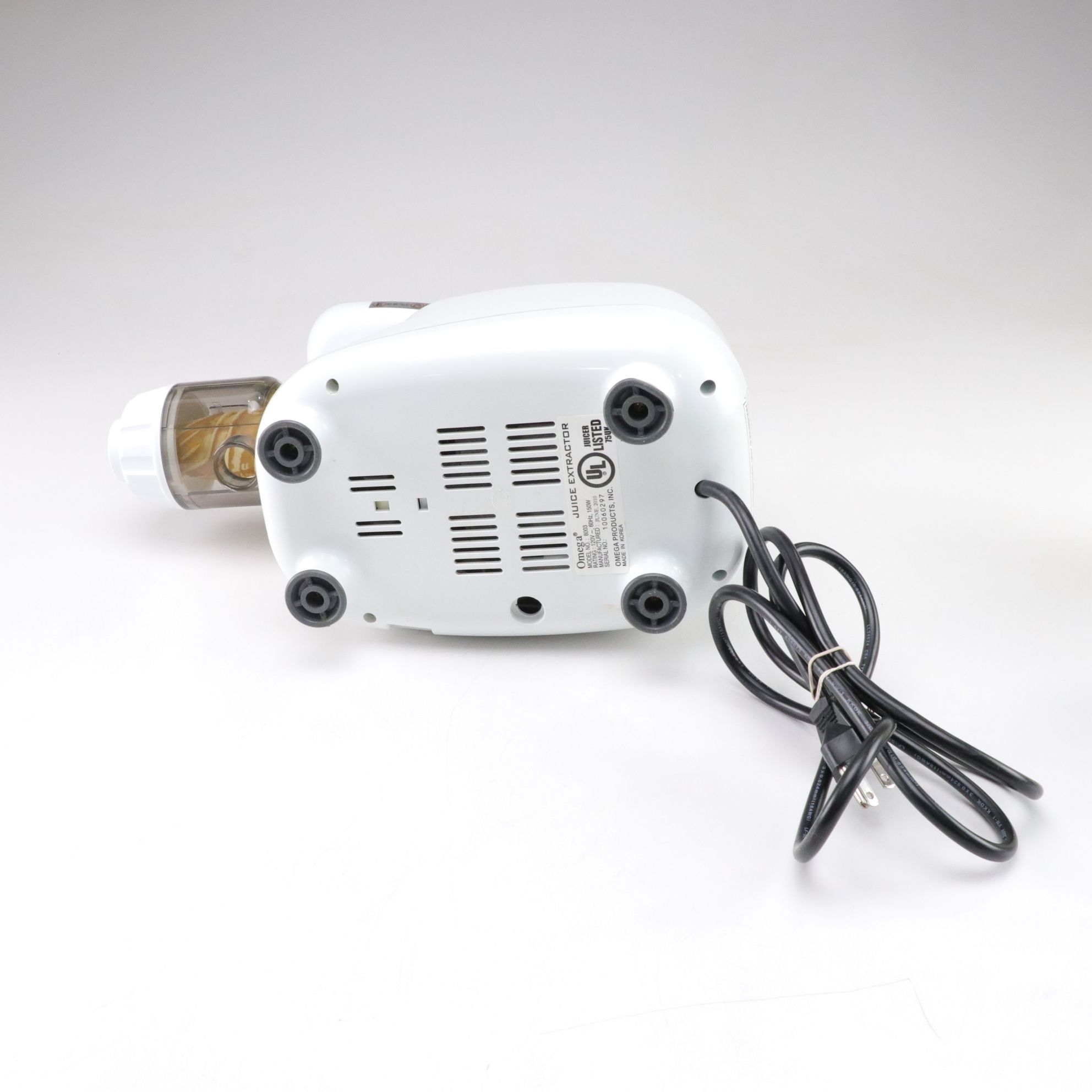 Omega 8003 Nutrition Center Fruit and Vegetable Juicer