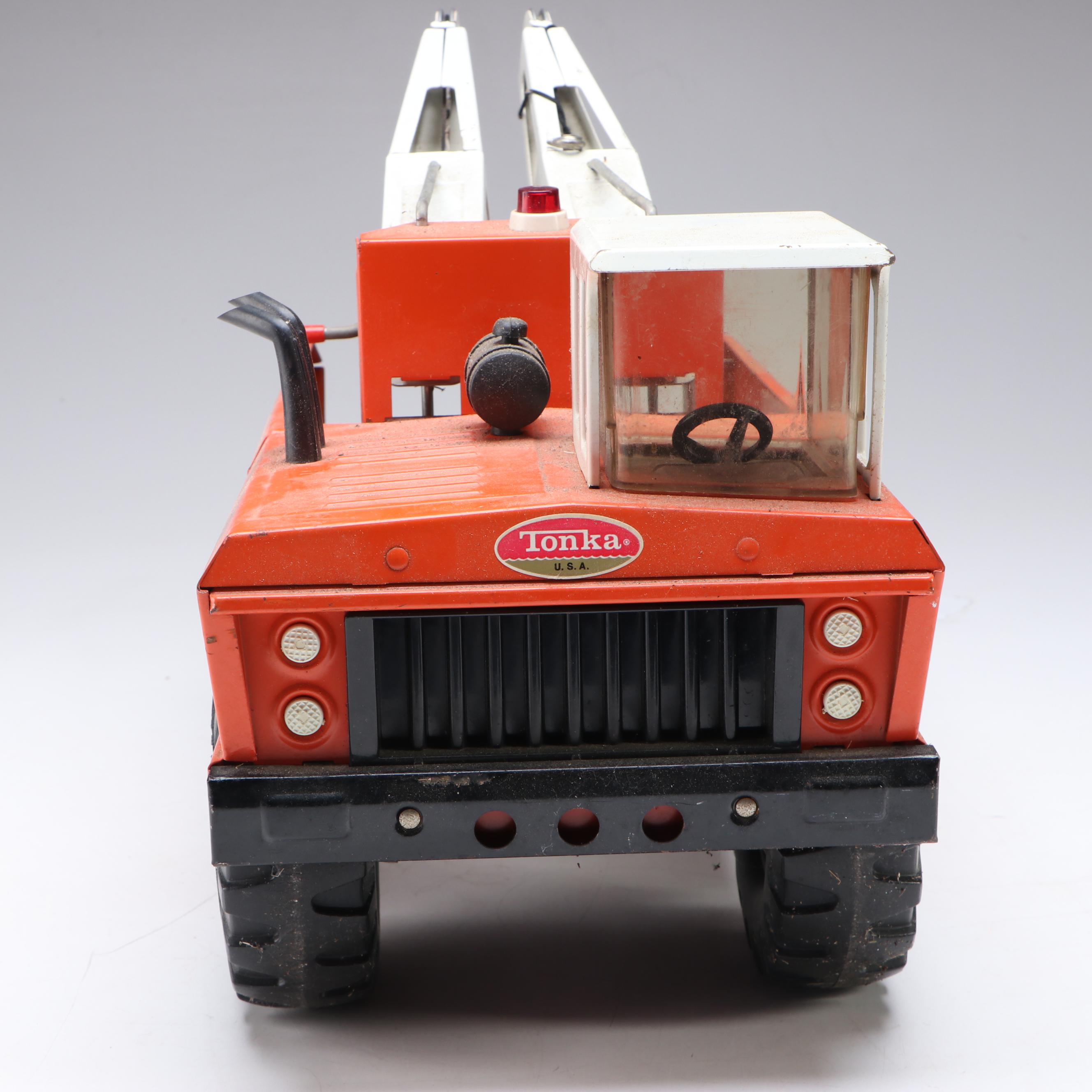 Mighty-Tonka AA Pressed Steel 24 Hour Service Wrecker Truck, Mid-20th Century
