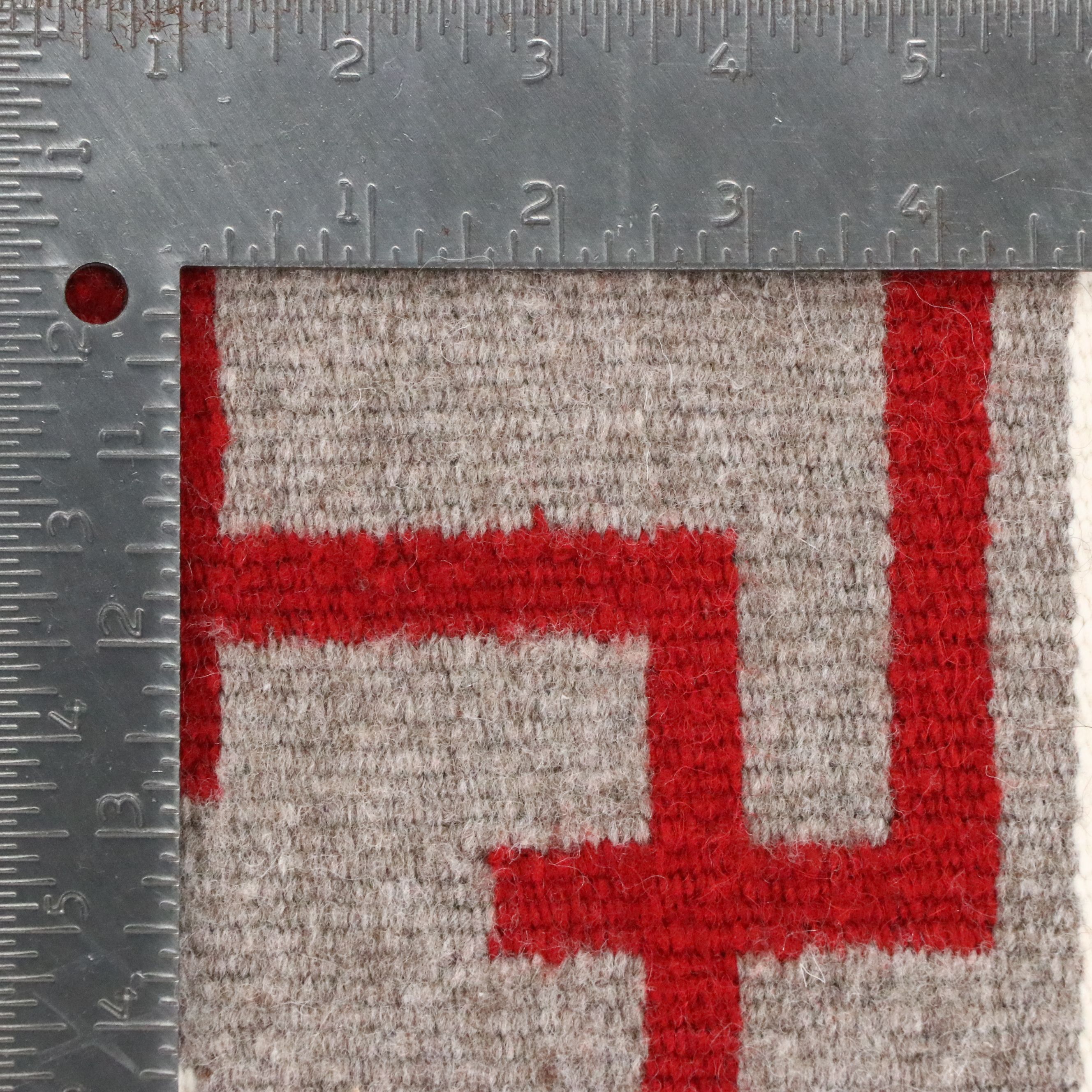 2'5 x 4'2 Handwoven Navajo Klagetoh Accent Rug