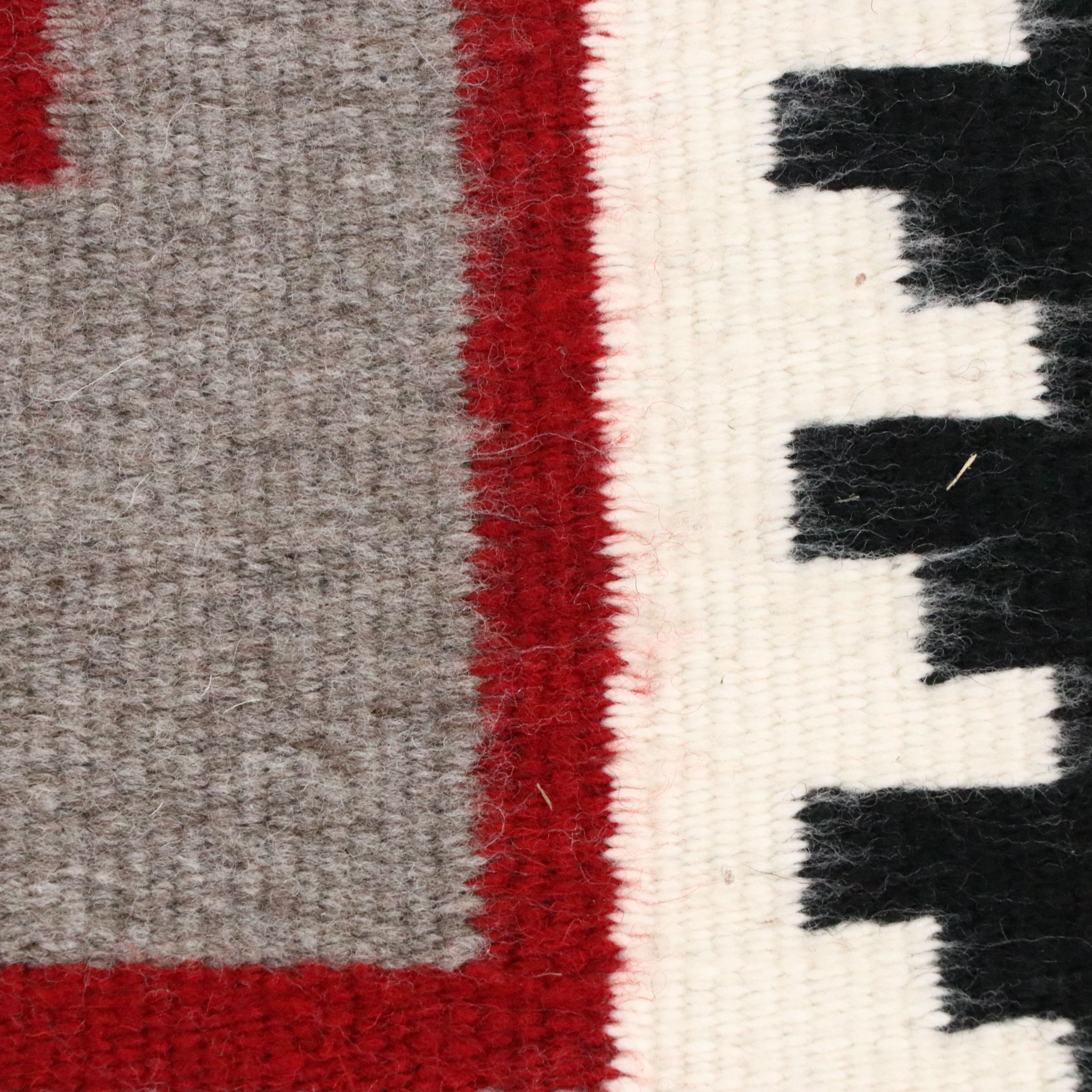 2'5 x 4'2 Handwoven Navajo Klagetoh Accent Rug