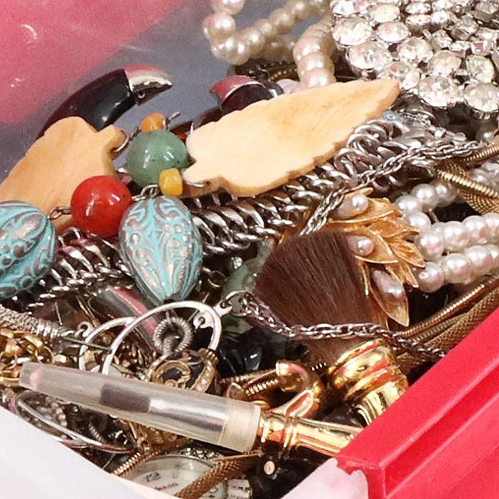 Uncommon Discoveries: Jewelry Collection