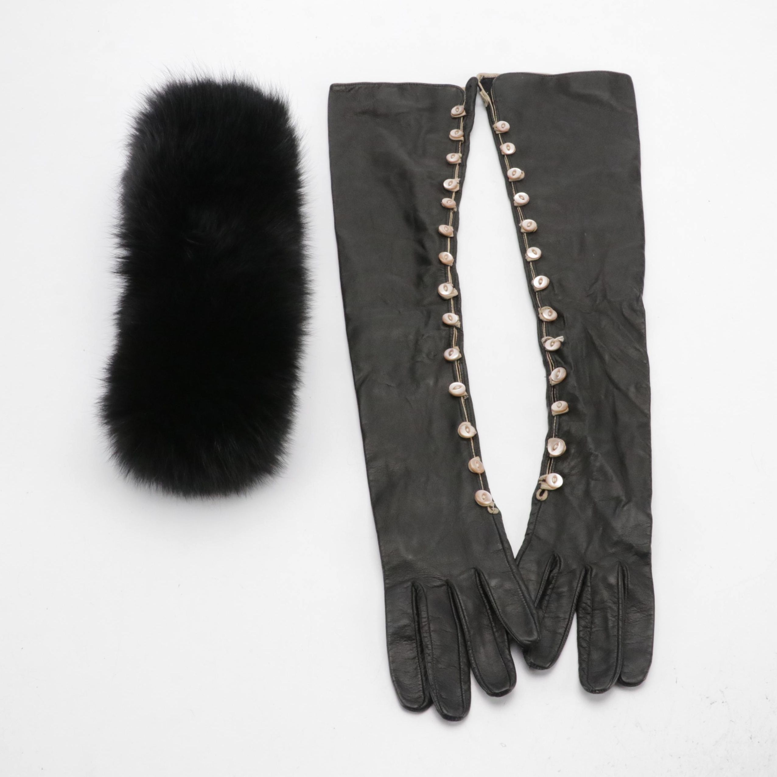 Kiki de Montparnasse Lambskin Opera Gloves and Cedrics Fox Fur Collar Scarf