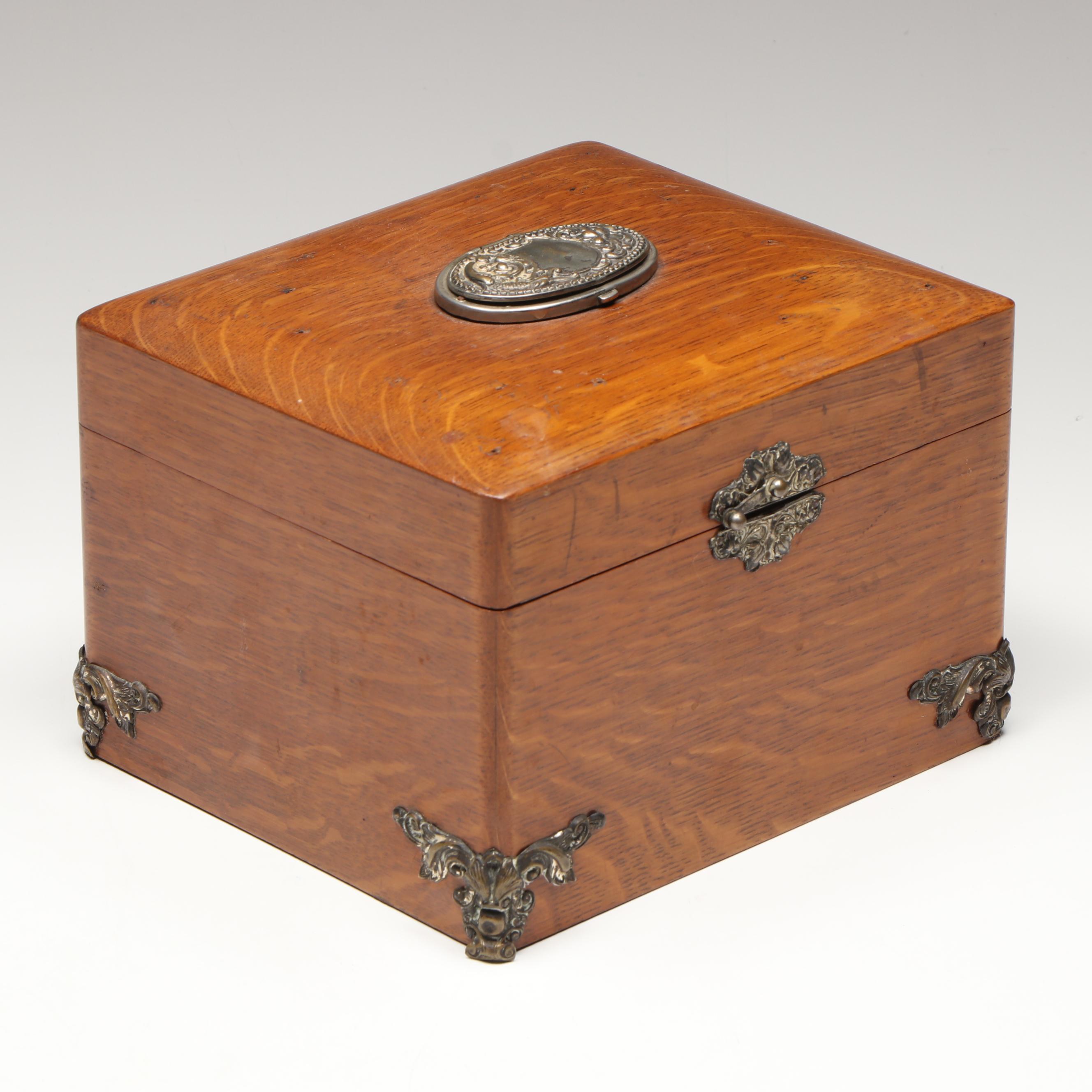 Late Victorian Lined Oak Collar and Cufflink Box, Late 19th/ Early 20th Century