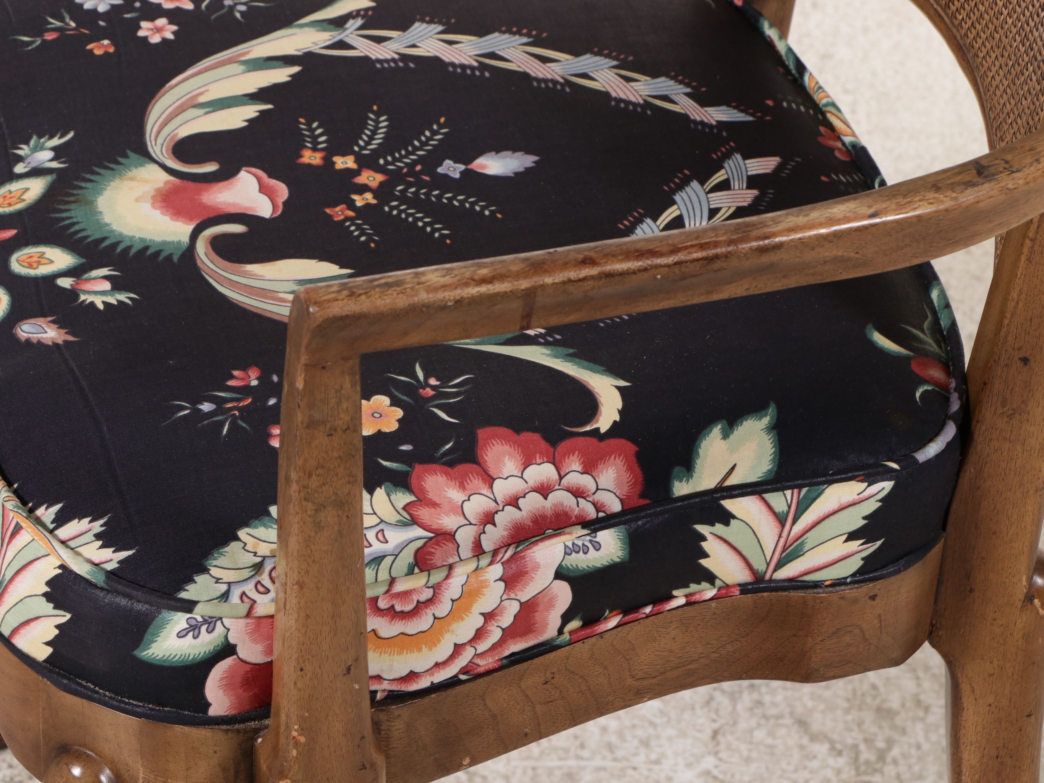 Mastercraft Mediterranean Style Walnut Burl & Parcel Gilt Nine-Piece Dining Set