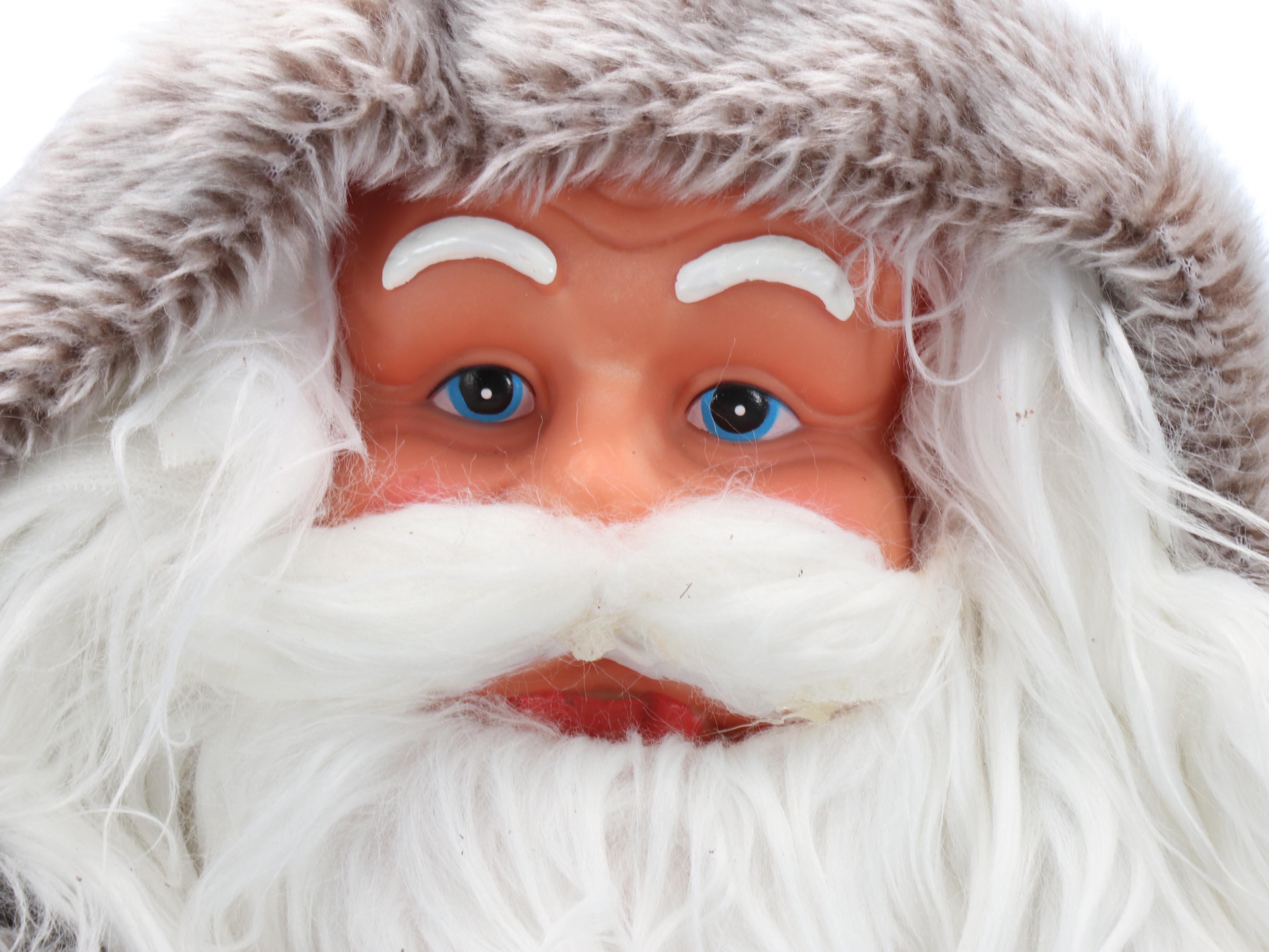 White and Gold Santa Figures and Tree Topper with Rustic Wreath