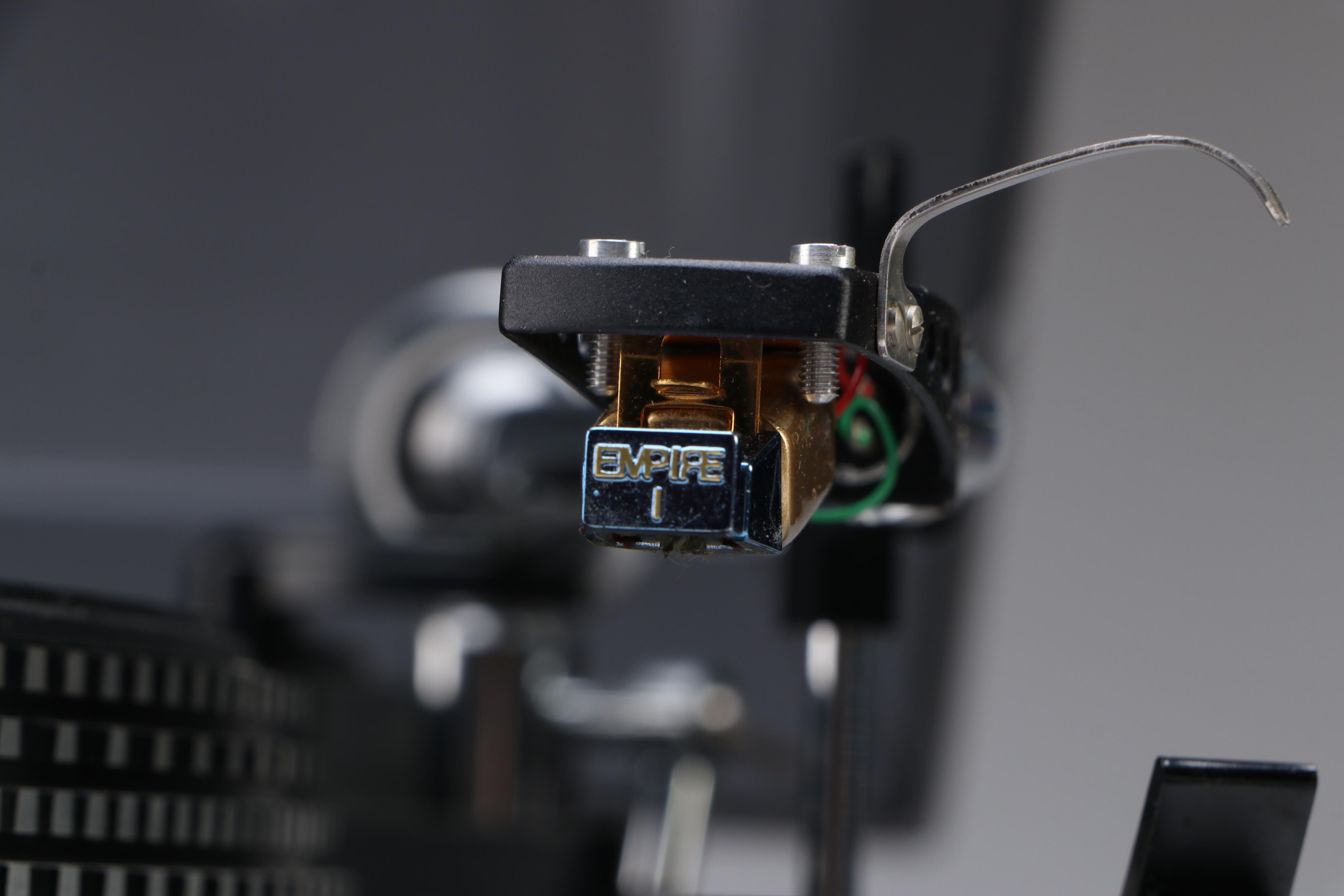 Quadraflex QL-14 Belt Drive Turntable with Walnut Finish