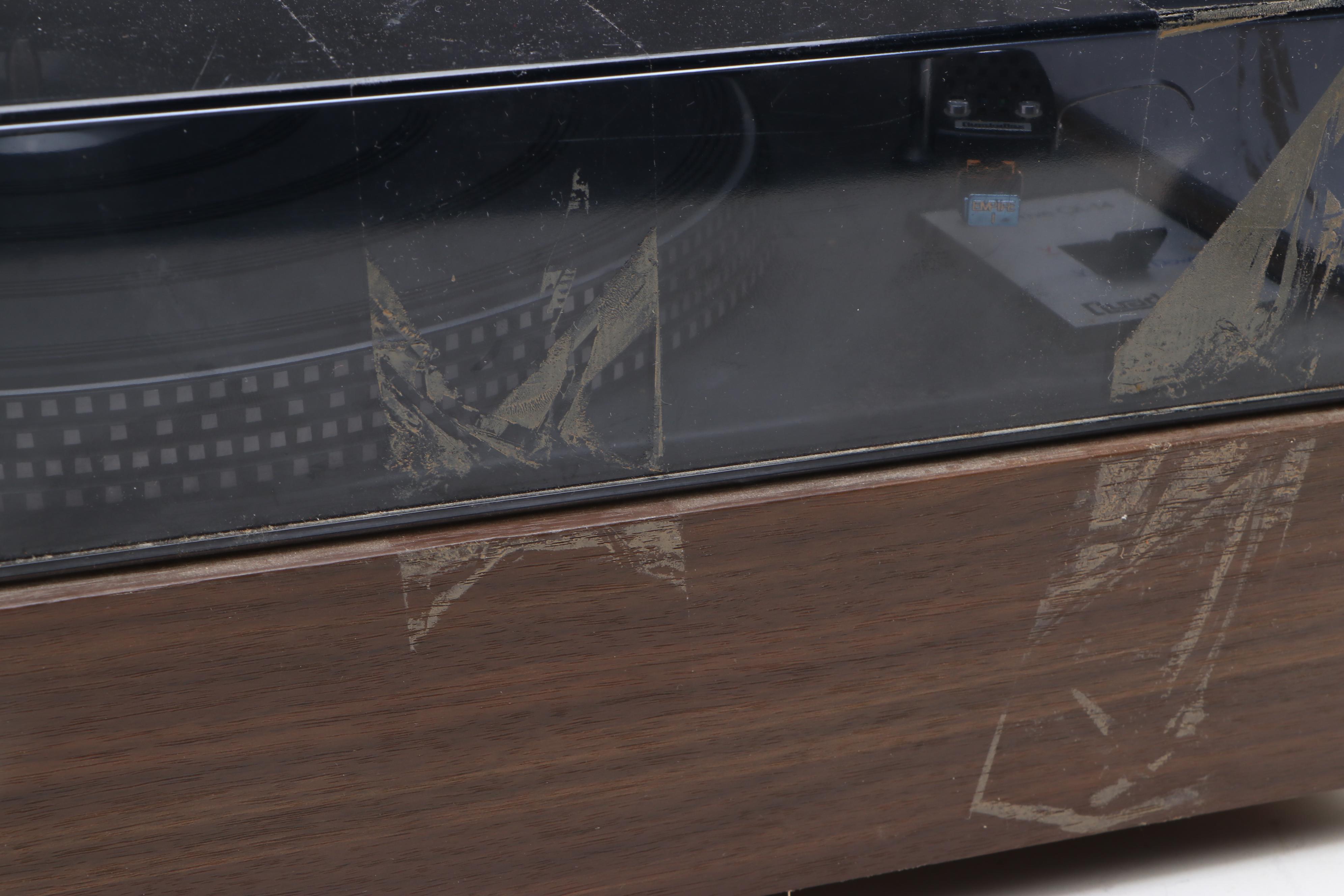 Quadraflex QL-14 Belt Drive Turntable with Walnut Finish