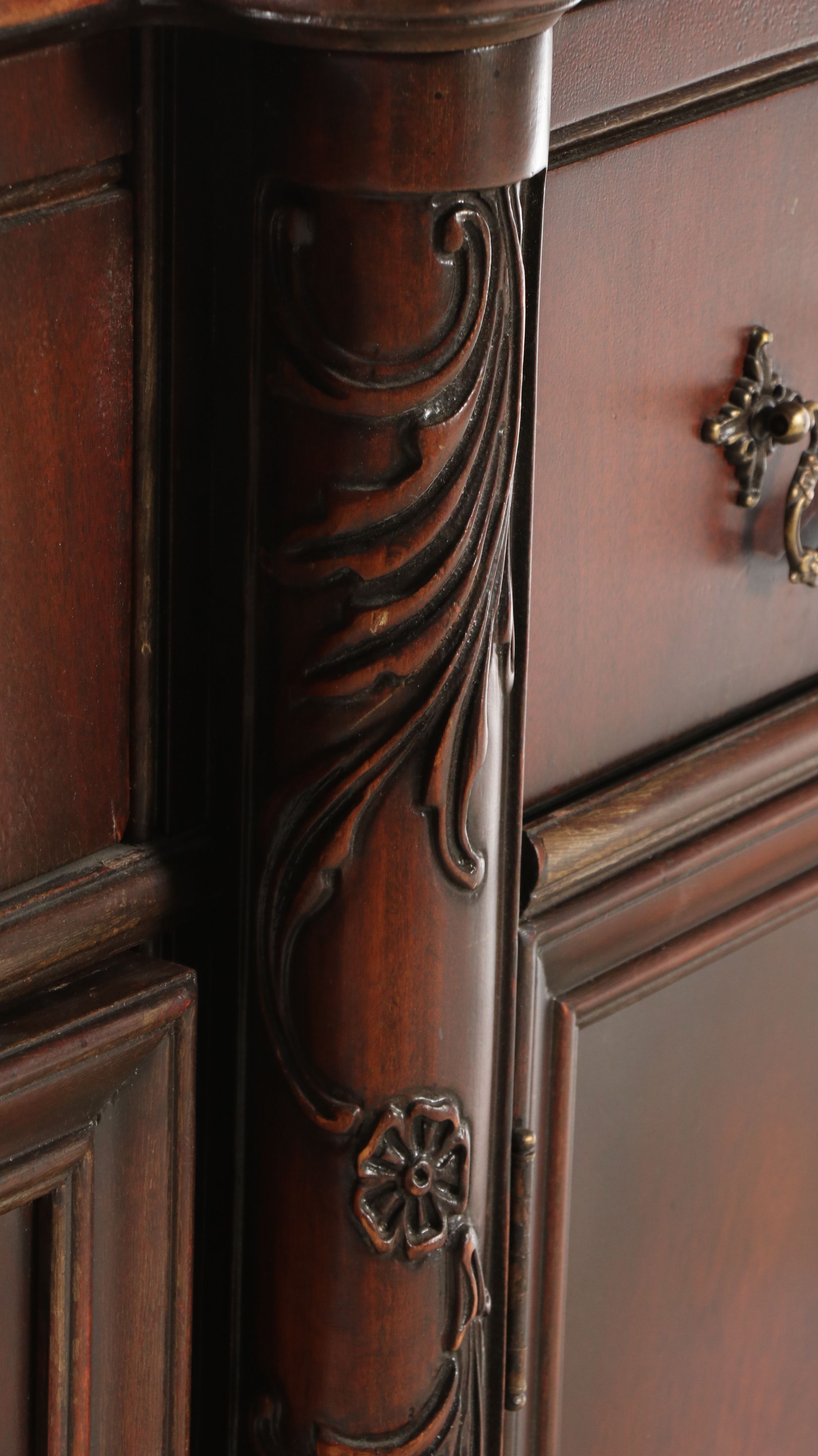 Traditional Style Mahogany China Cabinet