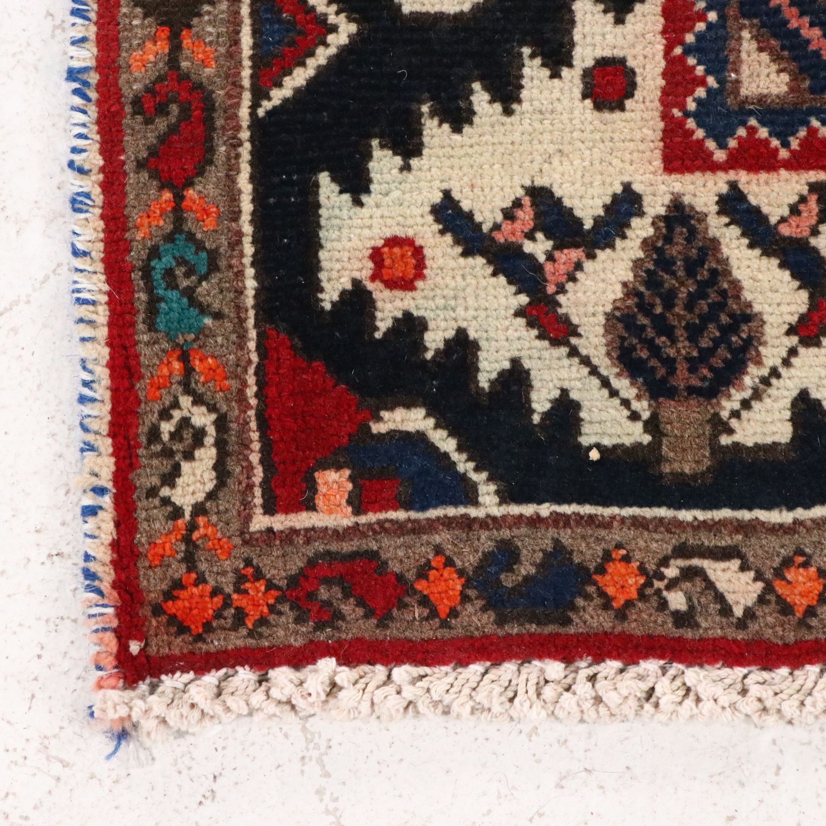 5'4 x 9'8 Hand-Knotted Persian Hamadan Area Rug