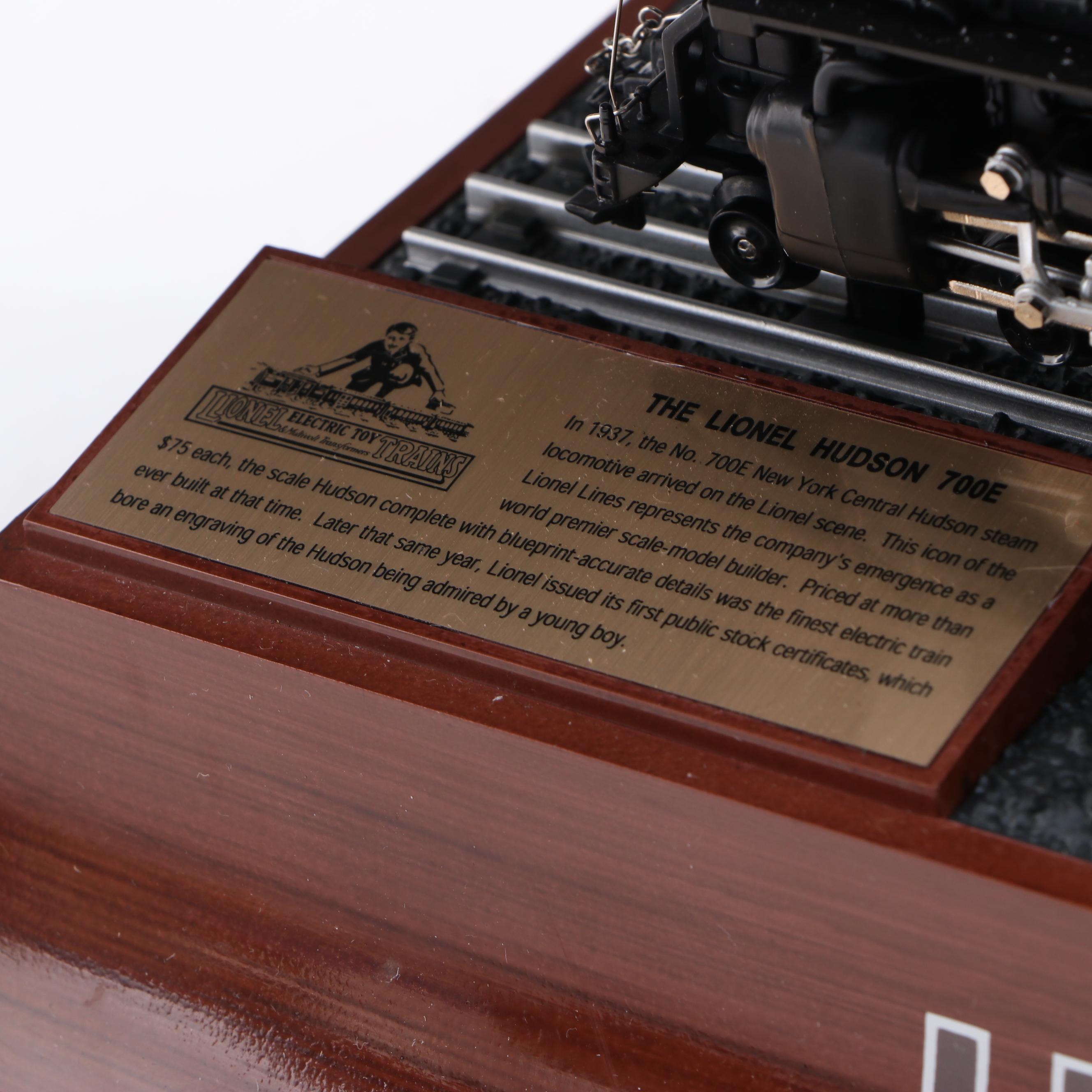 Lionel Animated Hudson 700E Model Train Table Lamp with Custom Shade