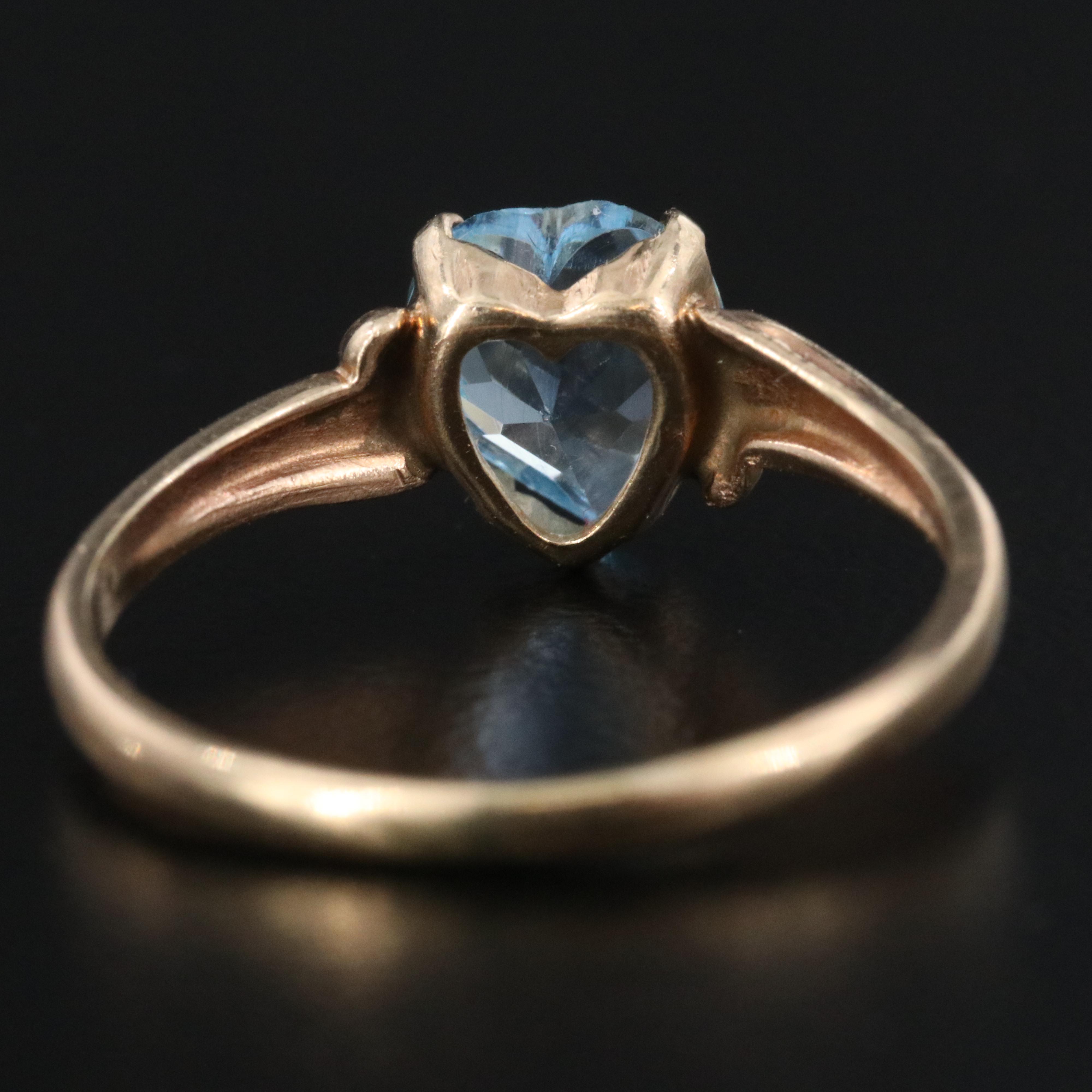 10K Glass Solitaire Heart Ring