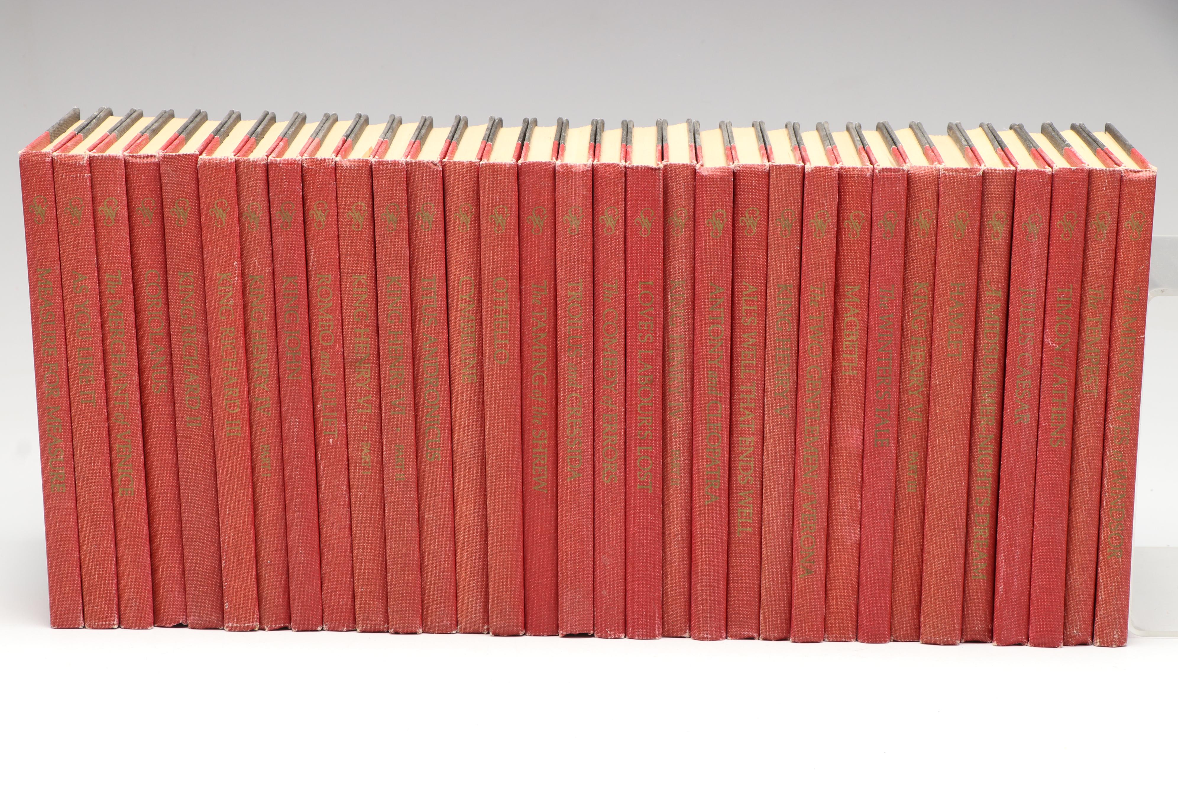 "The New Temple Shakespeare" Thirty-Two-Volume Set Edited by M. R. Ridley