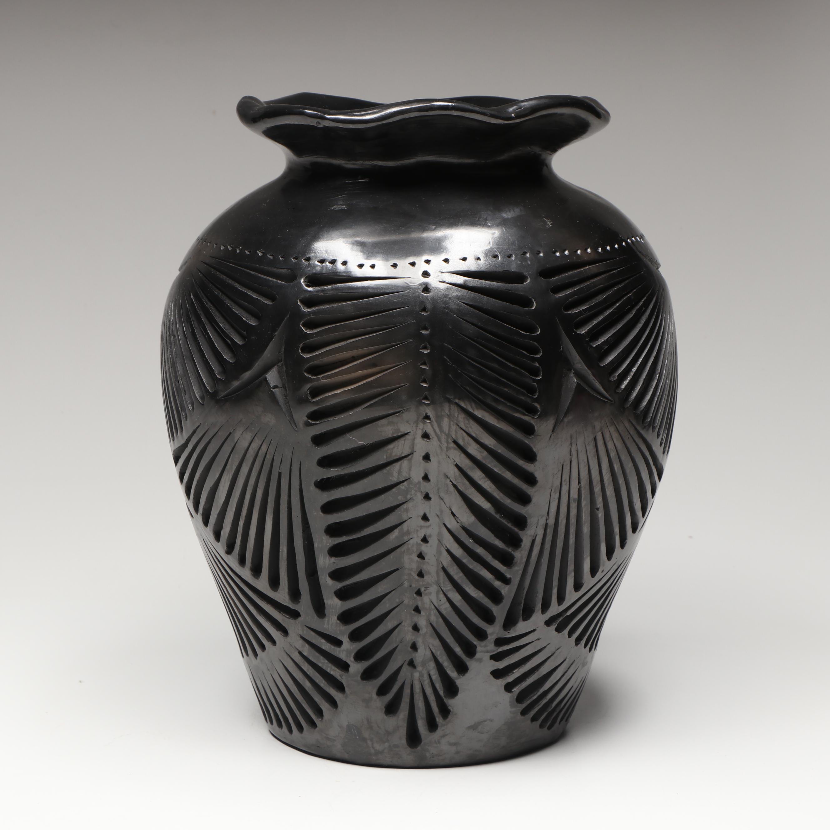 Mexican Barro Negro Blackware Incised Art Pottery Vase