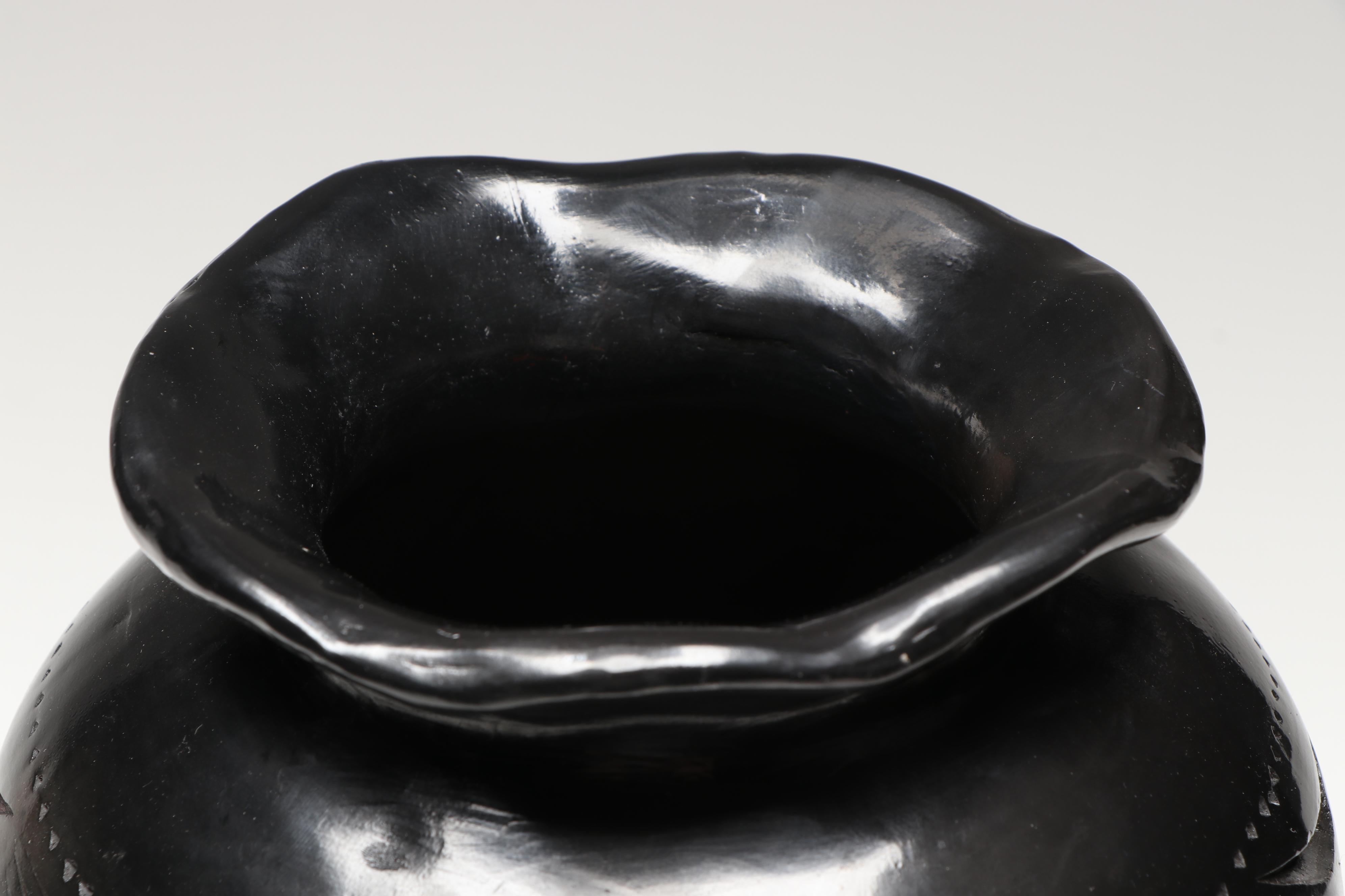 Mexican Barro Negro Blackware Incised Art Pottery Vase