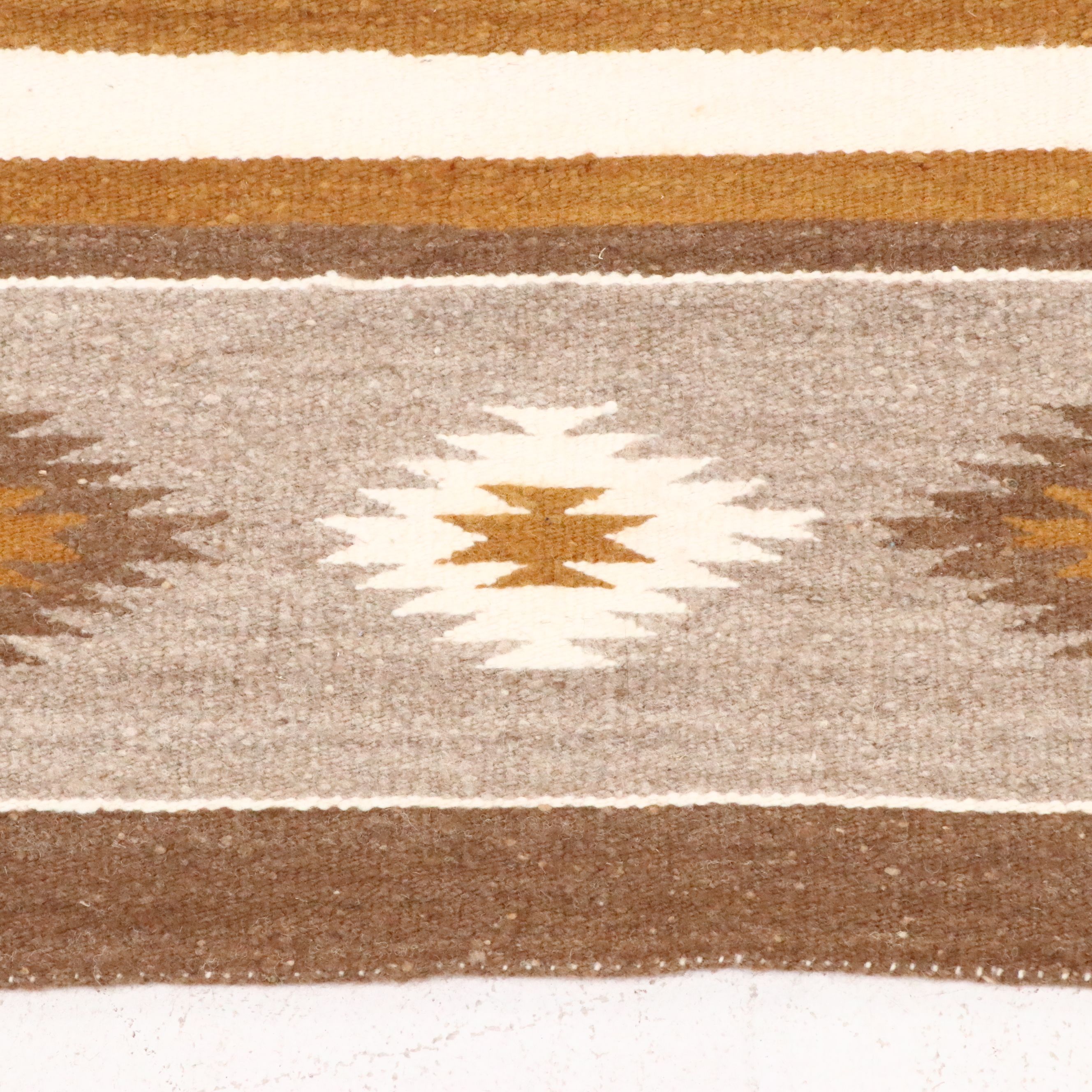 2'6 x 4'9 Handwoven Chinle Style Accent Rug