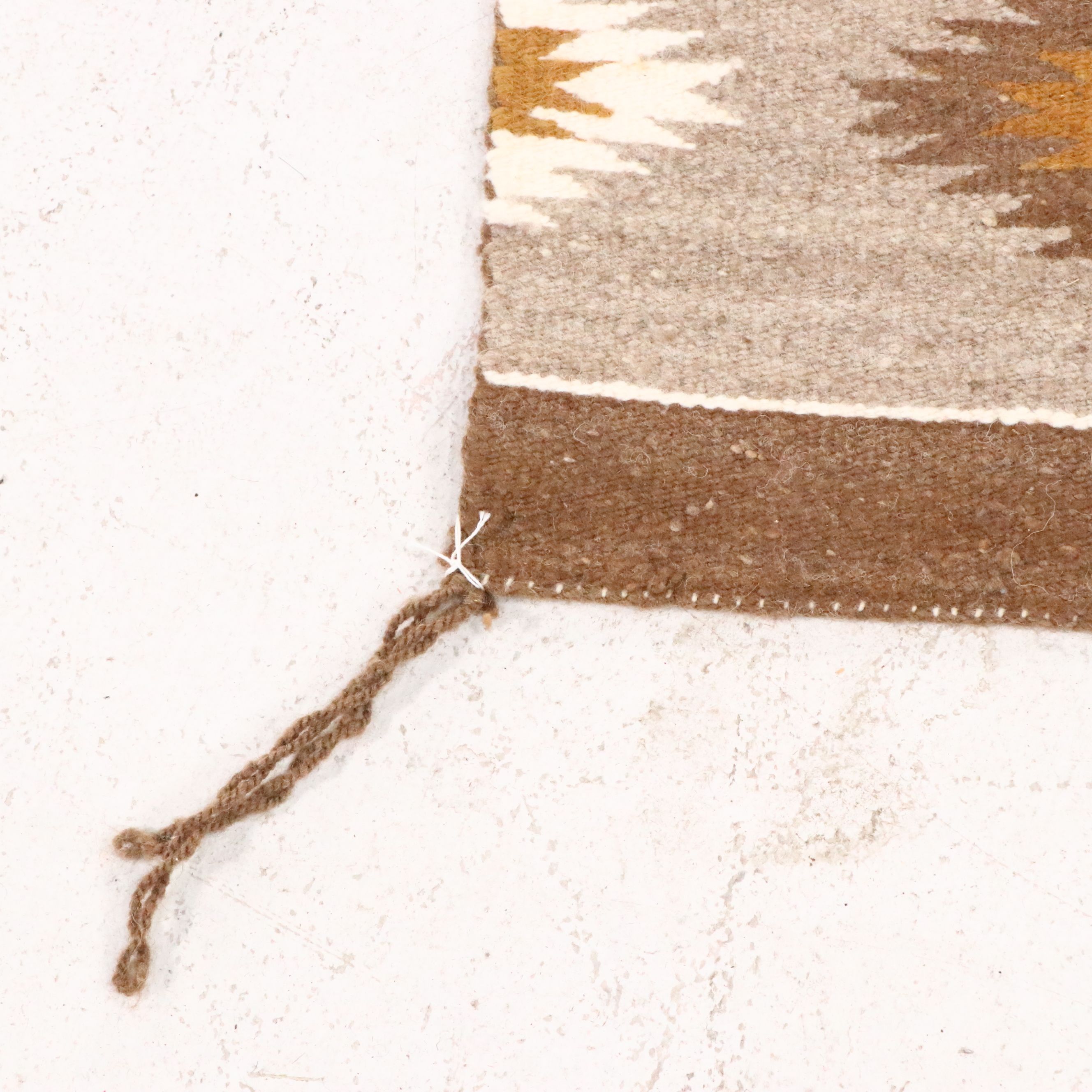 2'6 x 4'9 Handwoven Chinle Style Accent Rug