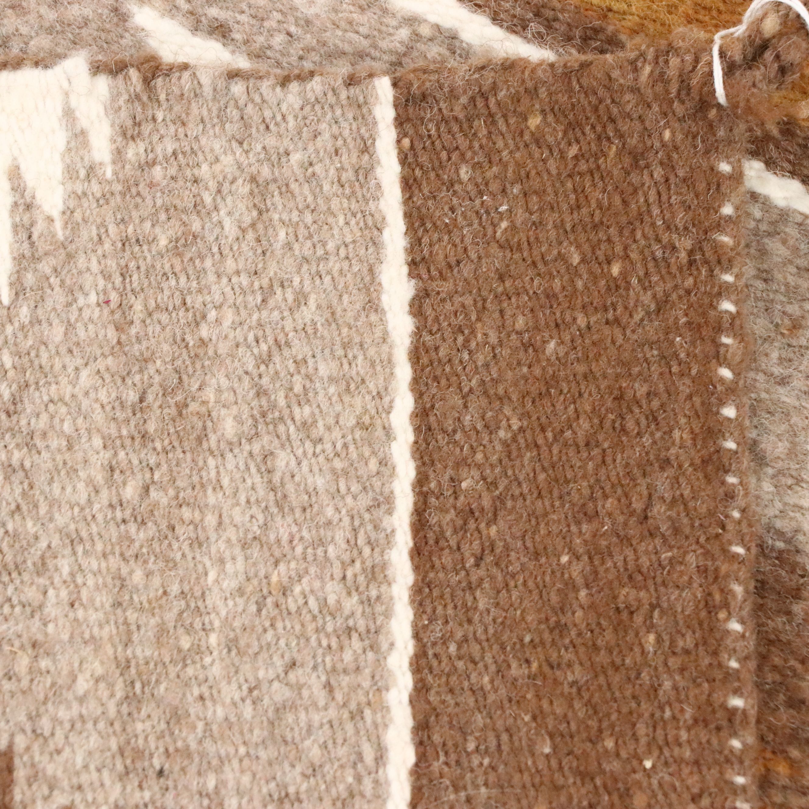 2'6 x 4'9 Handwoven Chinle Style Accent Rug