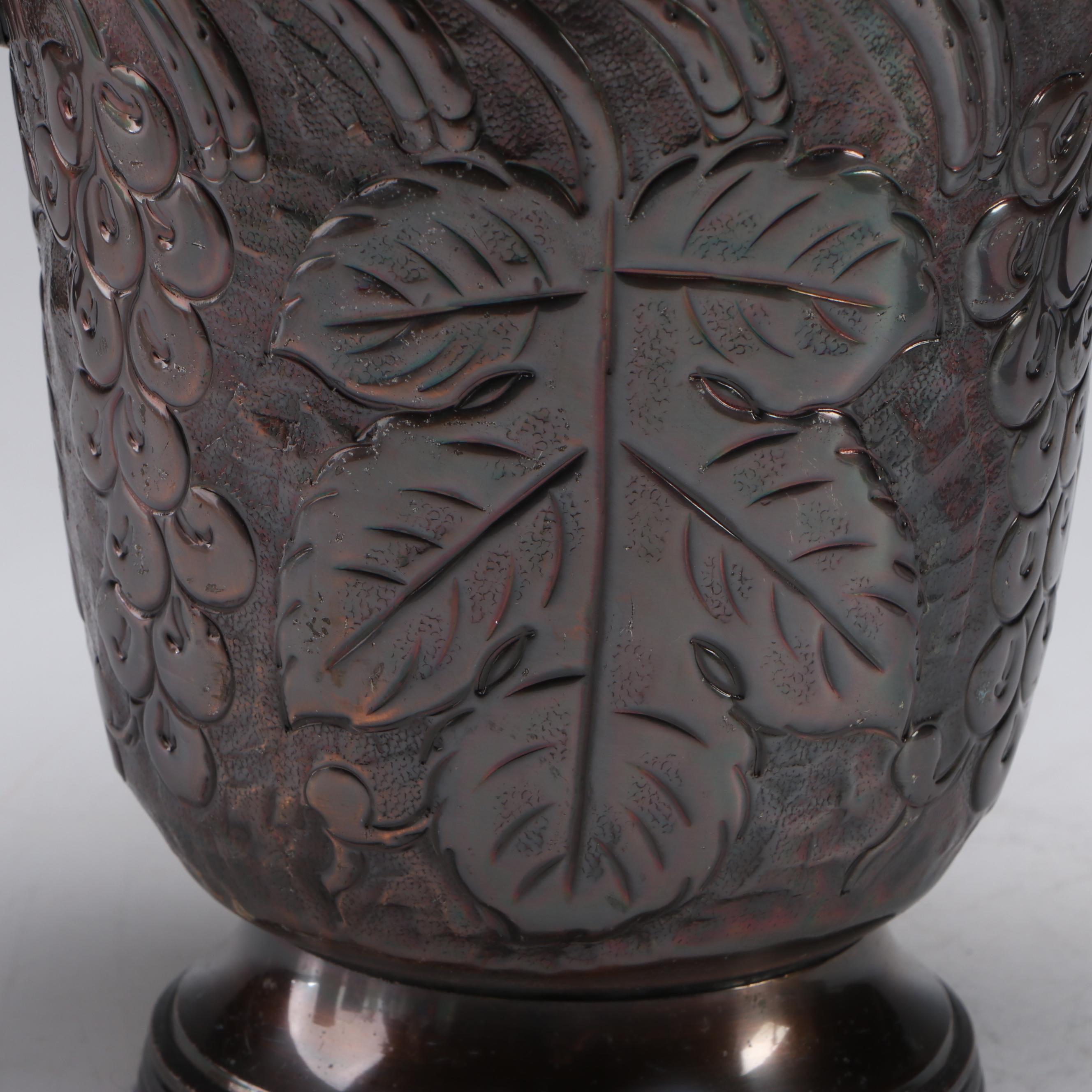 Grapevine Pattern Metal Ice Bucket and Lion's Head Stand