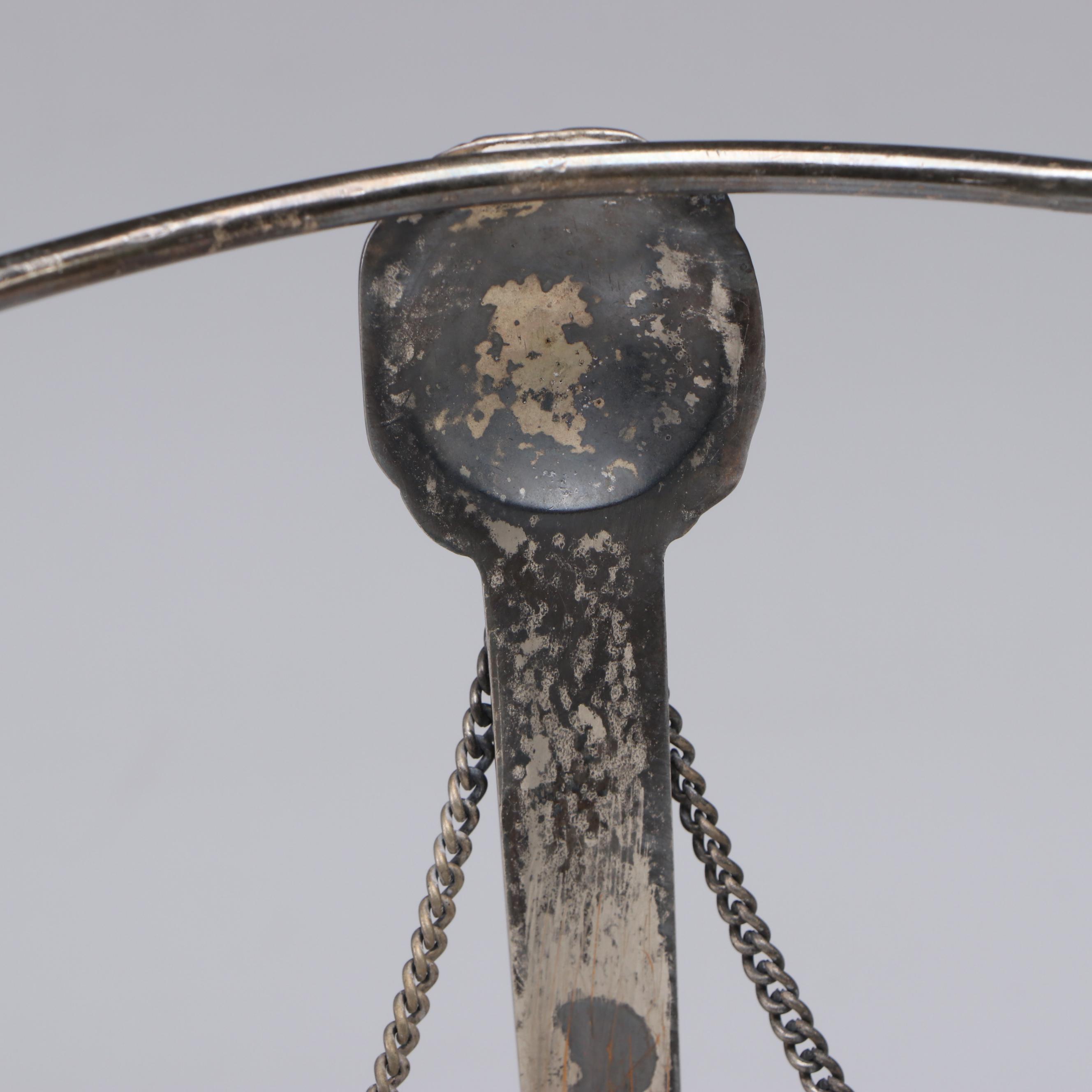 Grapevine Pattern Metal Ice Bucket and Lion's Head Stand