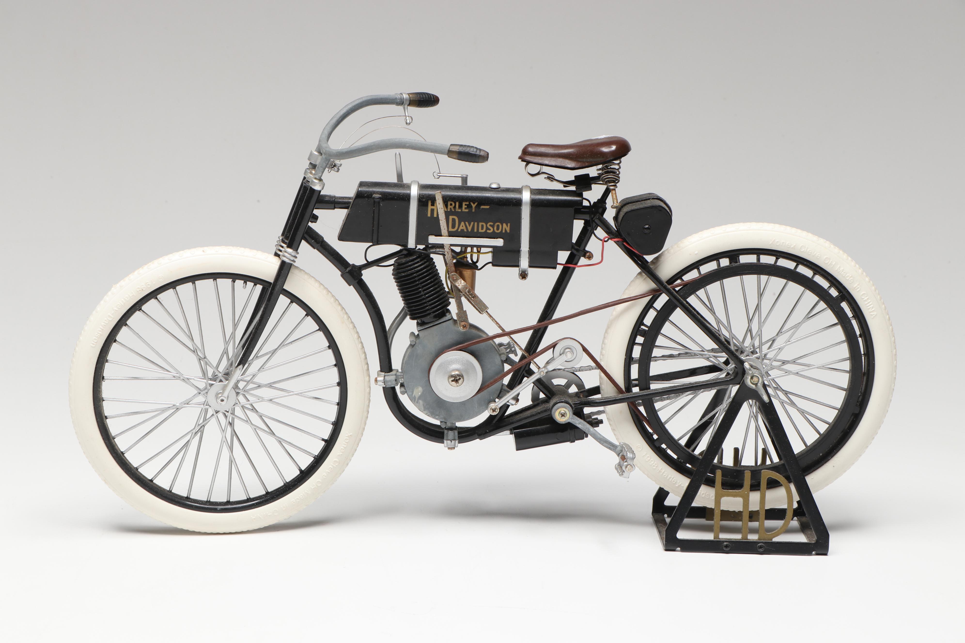 Harley-Davidson "Serial Number One 1903 - 1904" 1:6 Scale Diecast Motorcycle