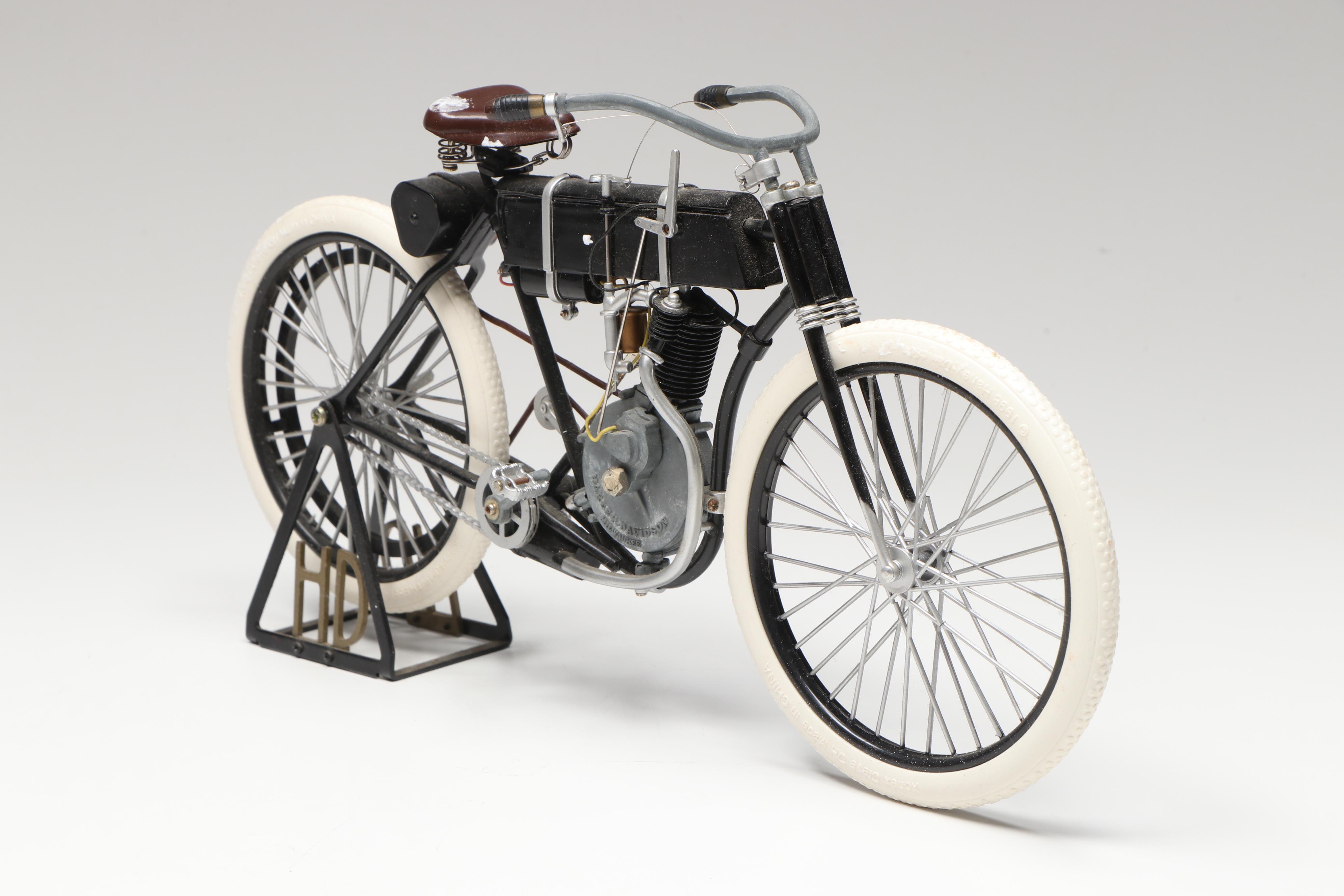 Harley-Davidson "Serial Number One 1903 - 1904" 1:6 Scale Diecast Motorcycle
