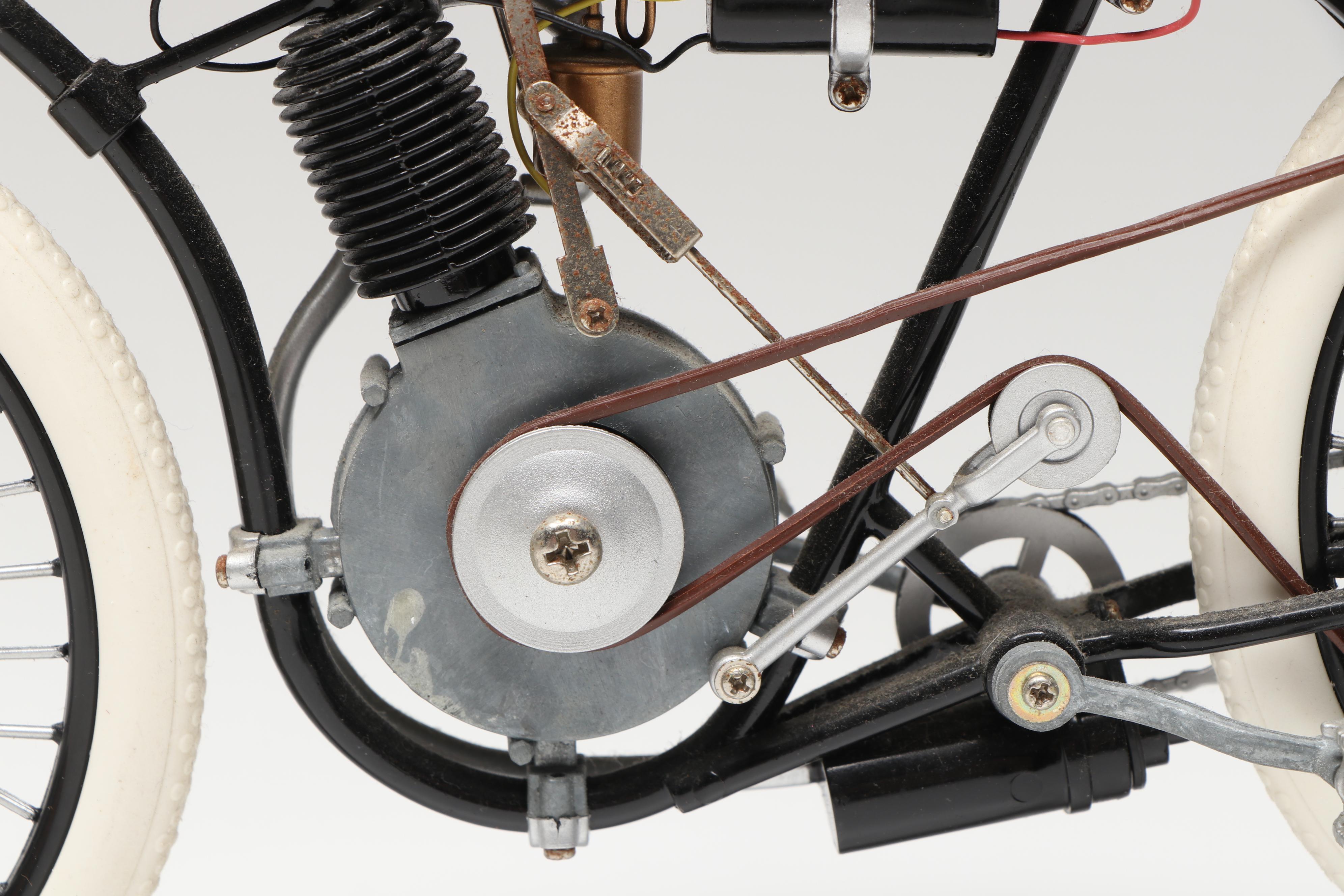 Harley-Davidson "Serial Number One 1903 - 1904" 1:6 Scale Diecast Motorcycle