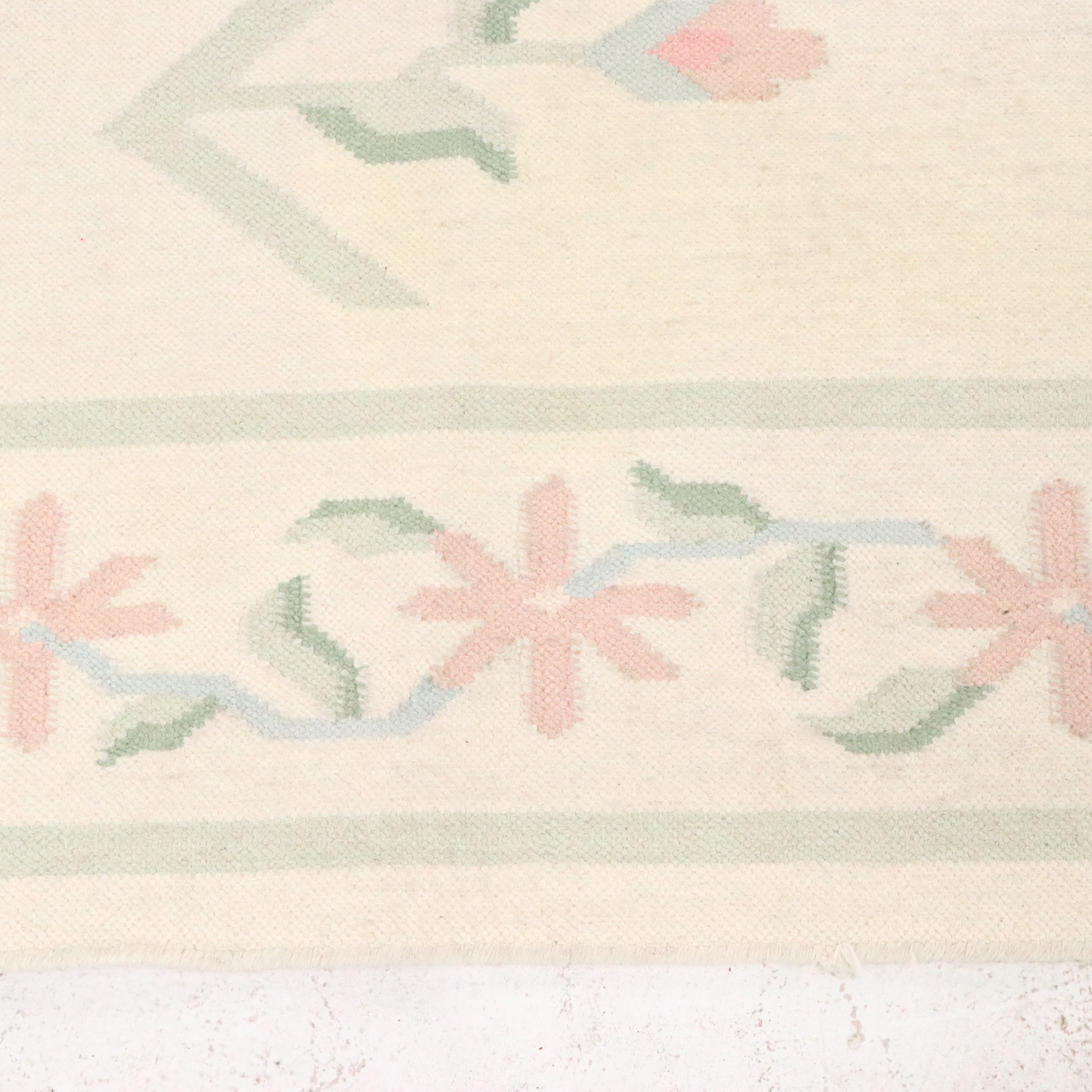 3'9 x 5'7 Handwoven Indian Dhurrie Floral Area Rug