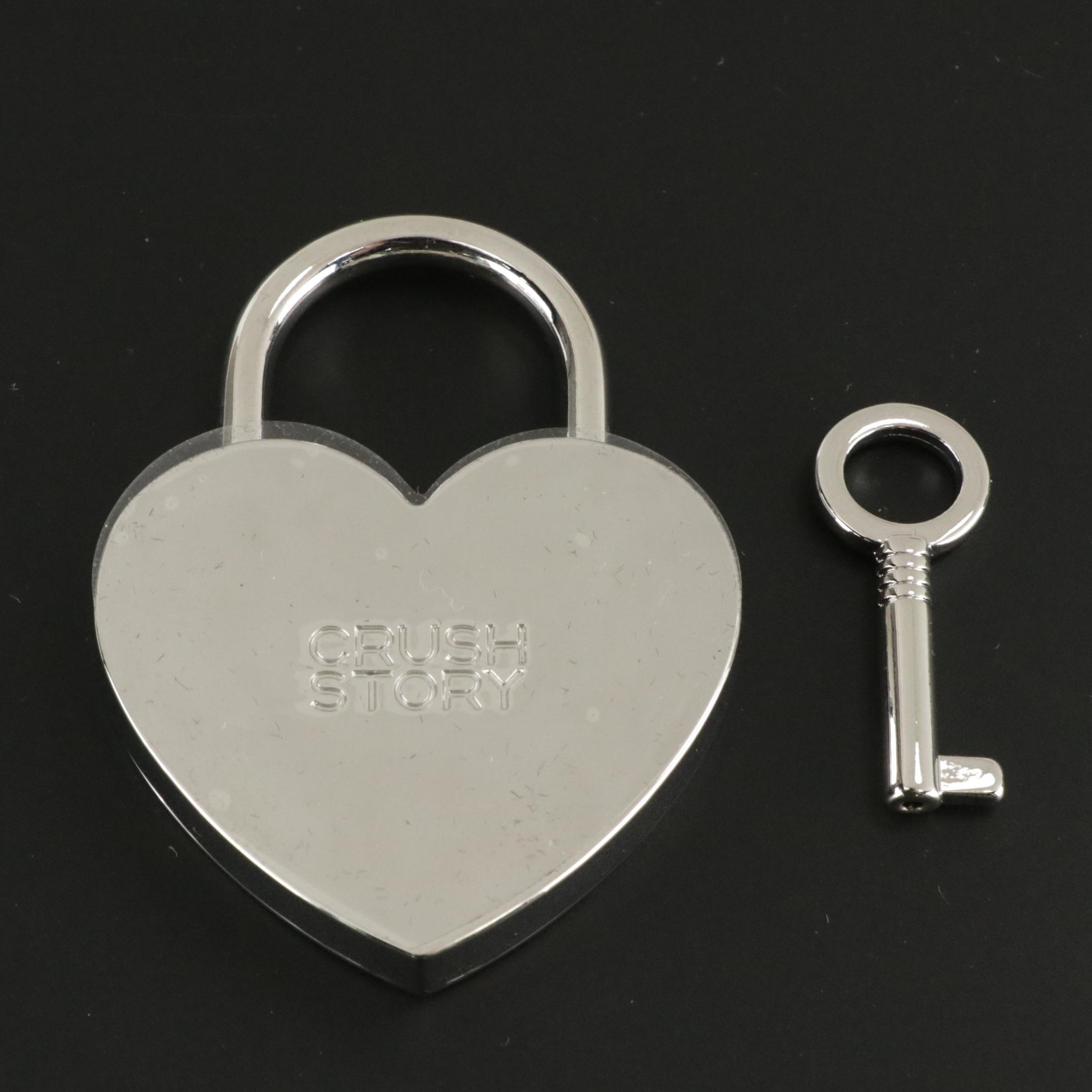 Chanel Beauté La Collection Crush Story Heart Padlock Charm and Key in Box
