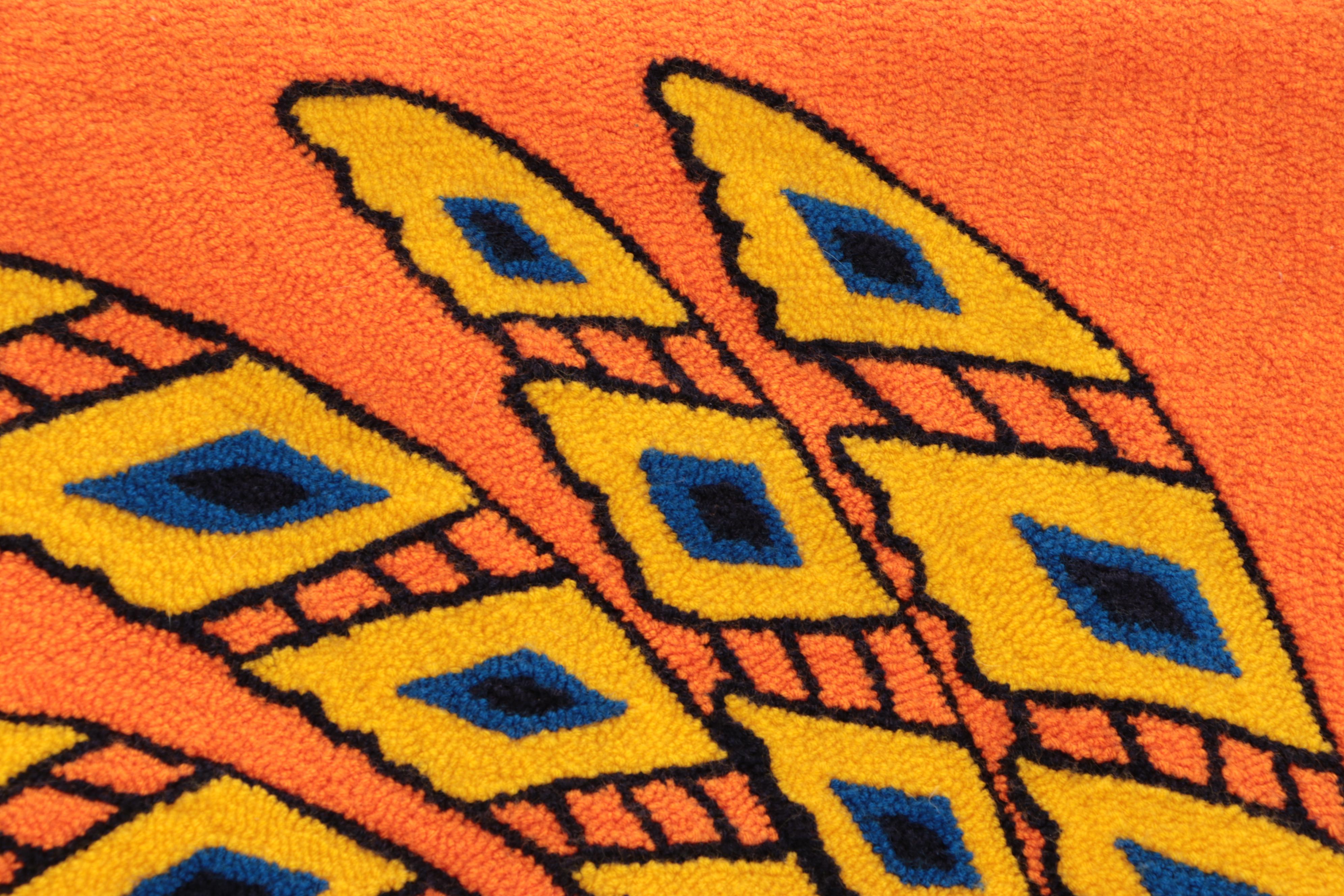 Hand-Hooked Vibrant Rooster Decorative Rug