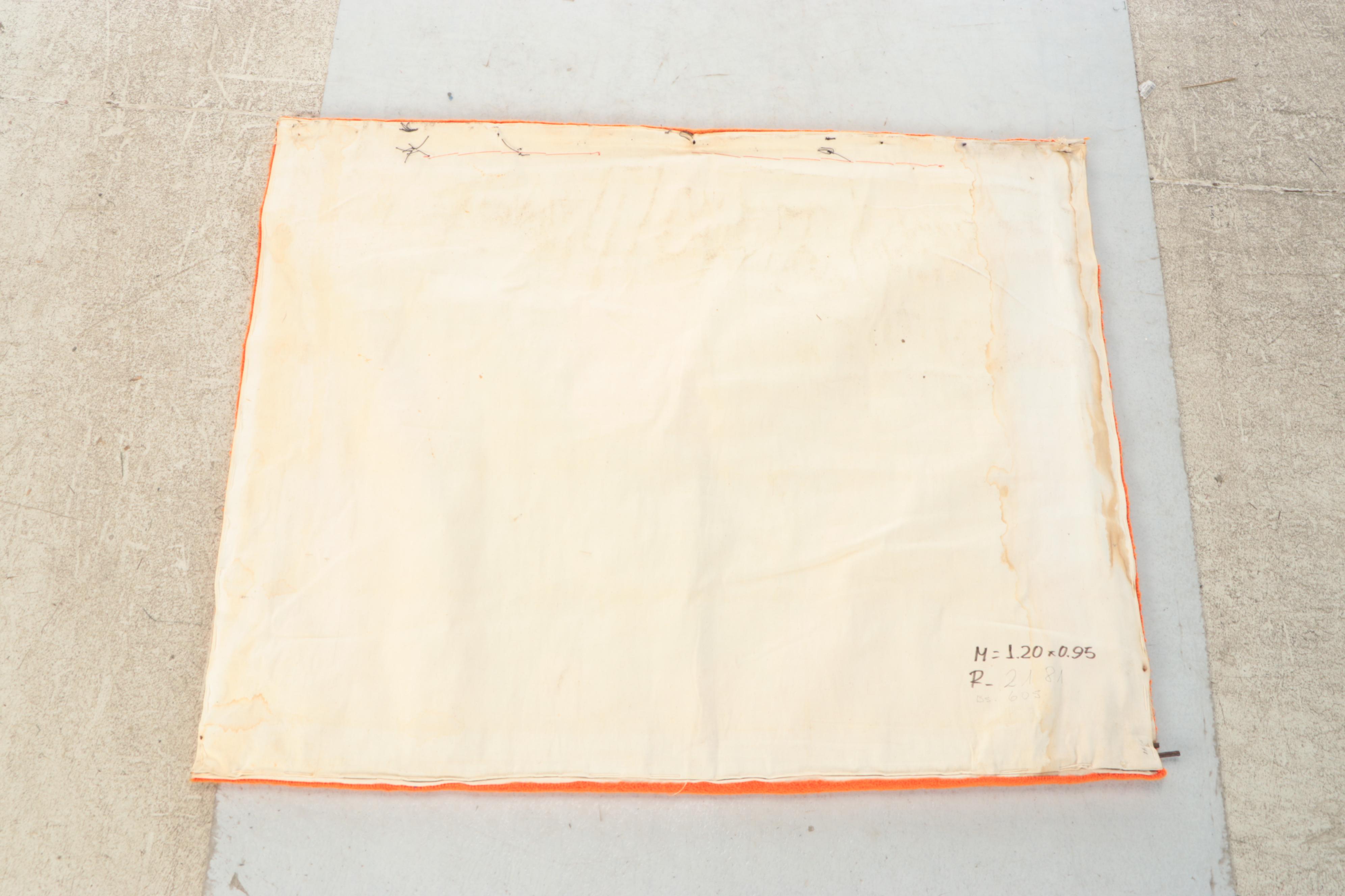 Hand-Hooked Vibrant Rooster Decorative Rug