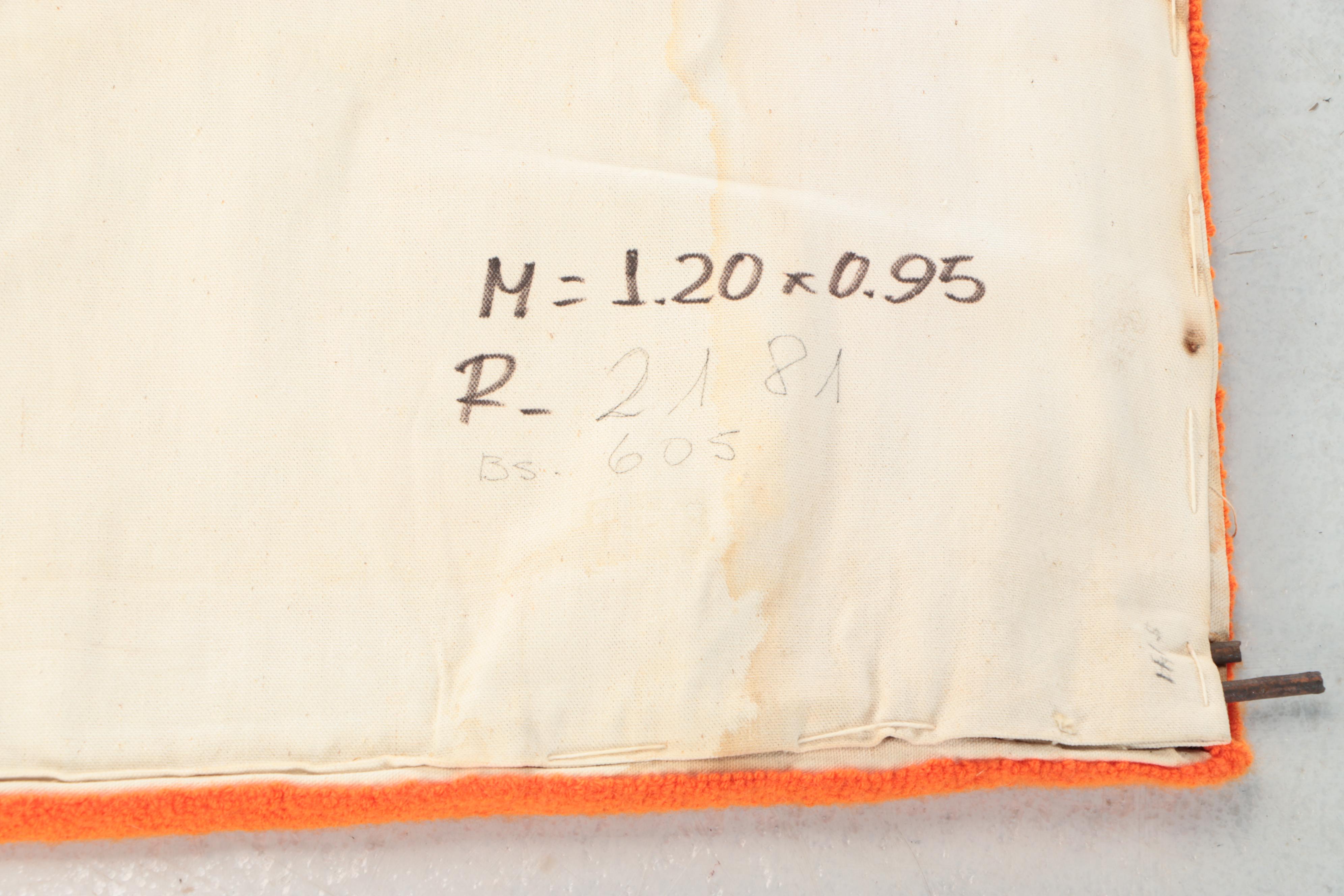 Hand-Hooked Vibrant Rooster Decorative Rug