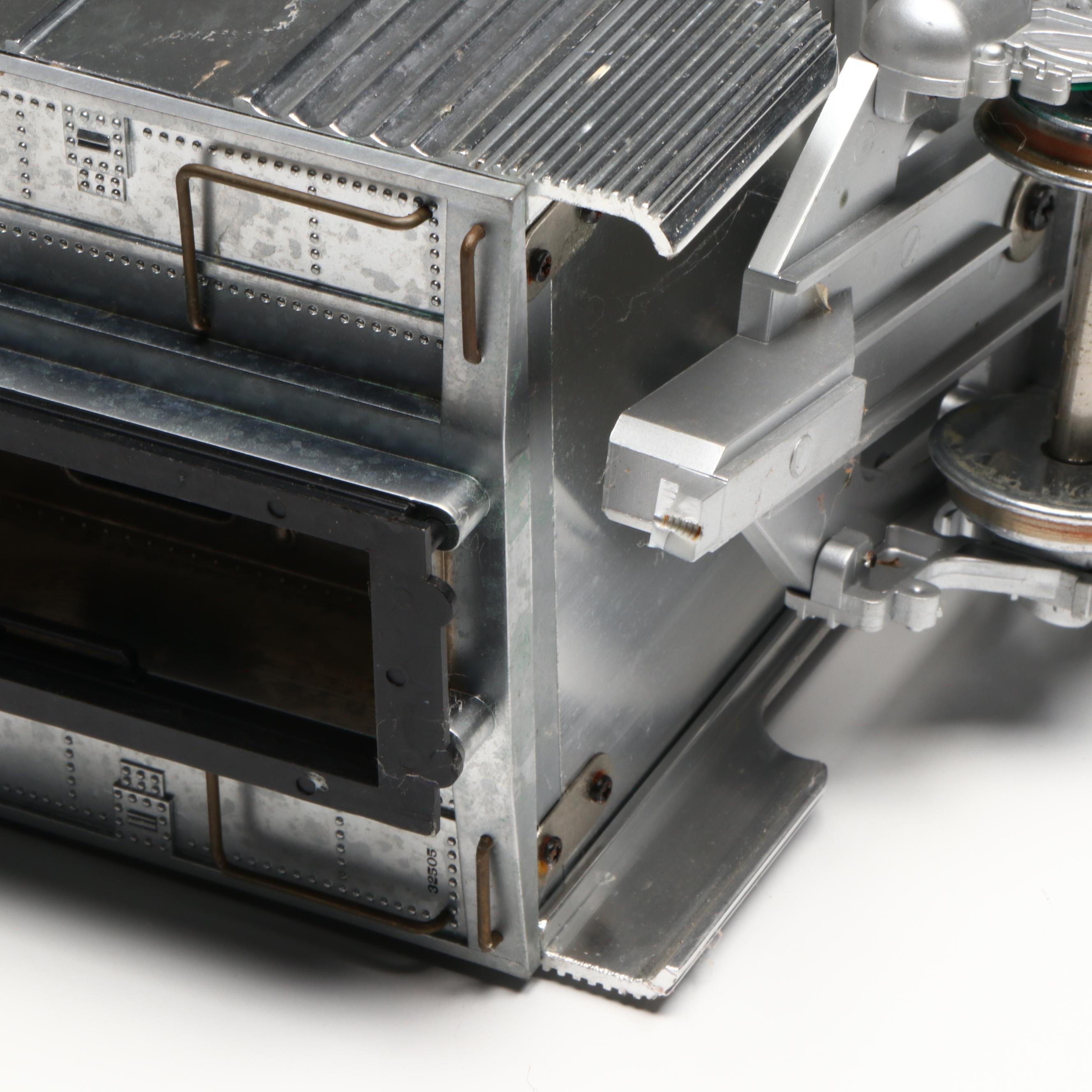 Aristo-Craft G Scale ART-32505 Fred Harvey Dining Car and ART-32205 Baggage Car