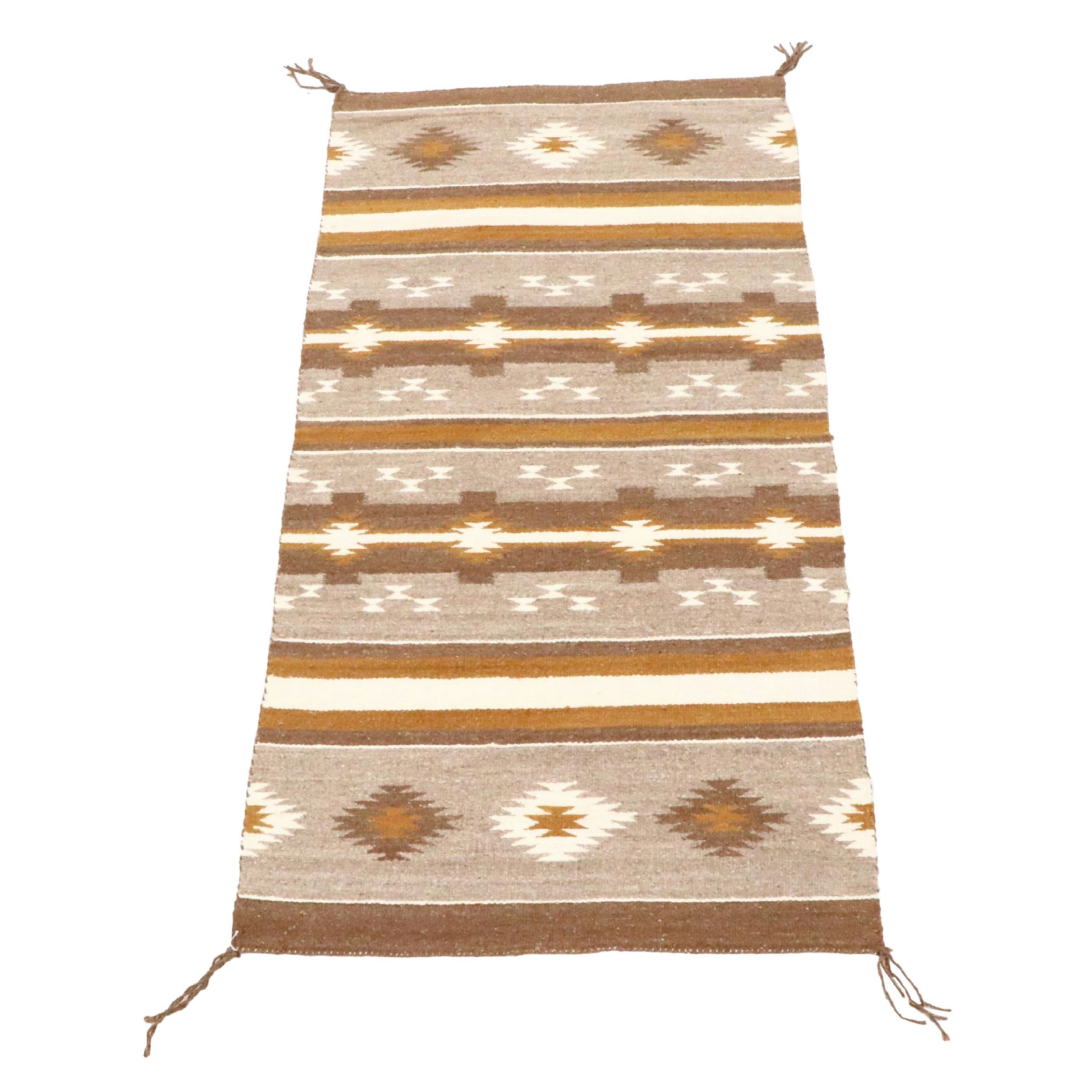 2'6 x 4'9 Handwoven Chinle Style Accent Rug